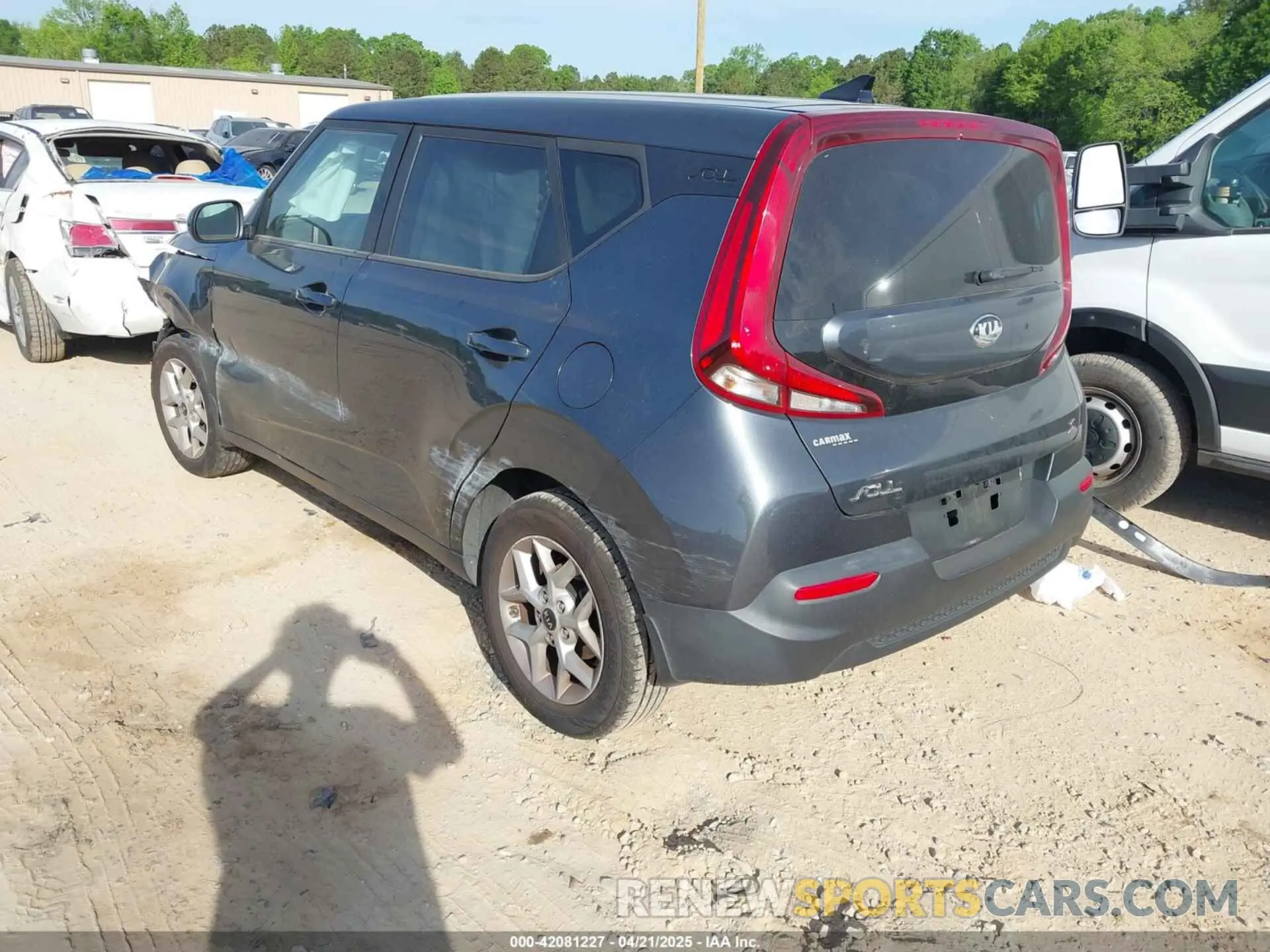 3 Photograph of a damaged car KNDJ23AU7L7004317 KIA SOUL 2020