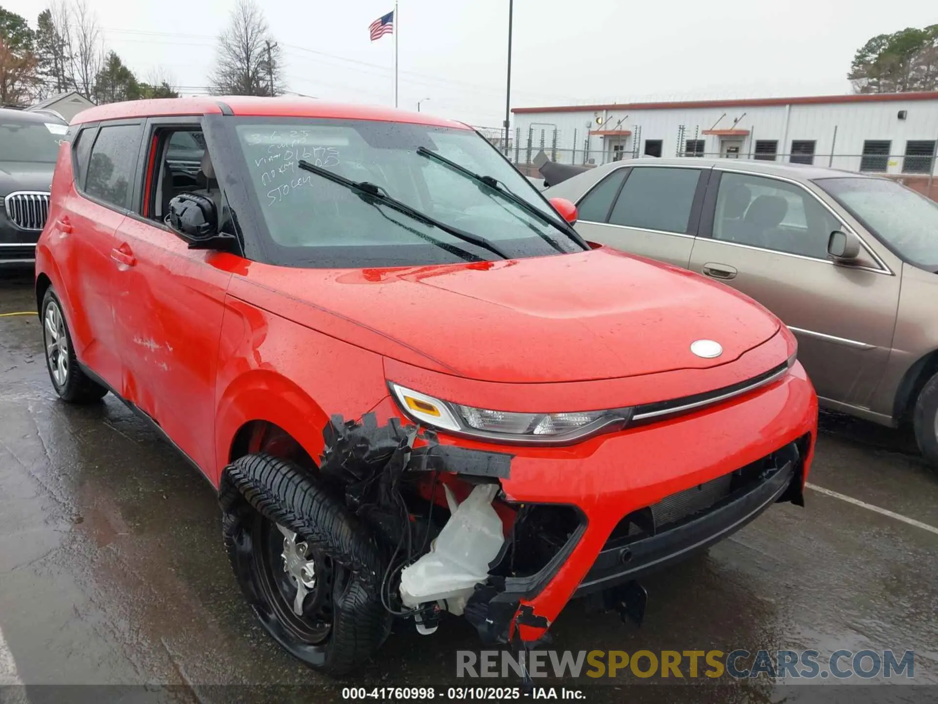 1 Photograph of a damaged car KNDJ23AU7L7016175 KIA SOUL 2020