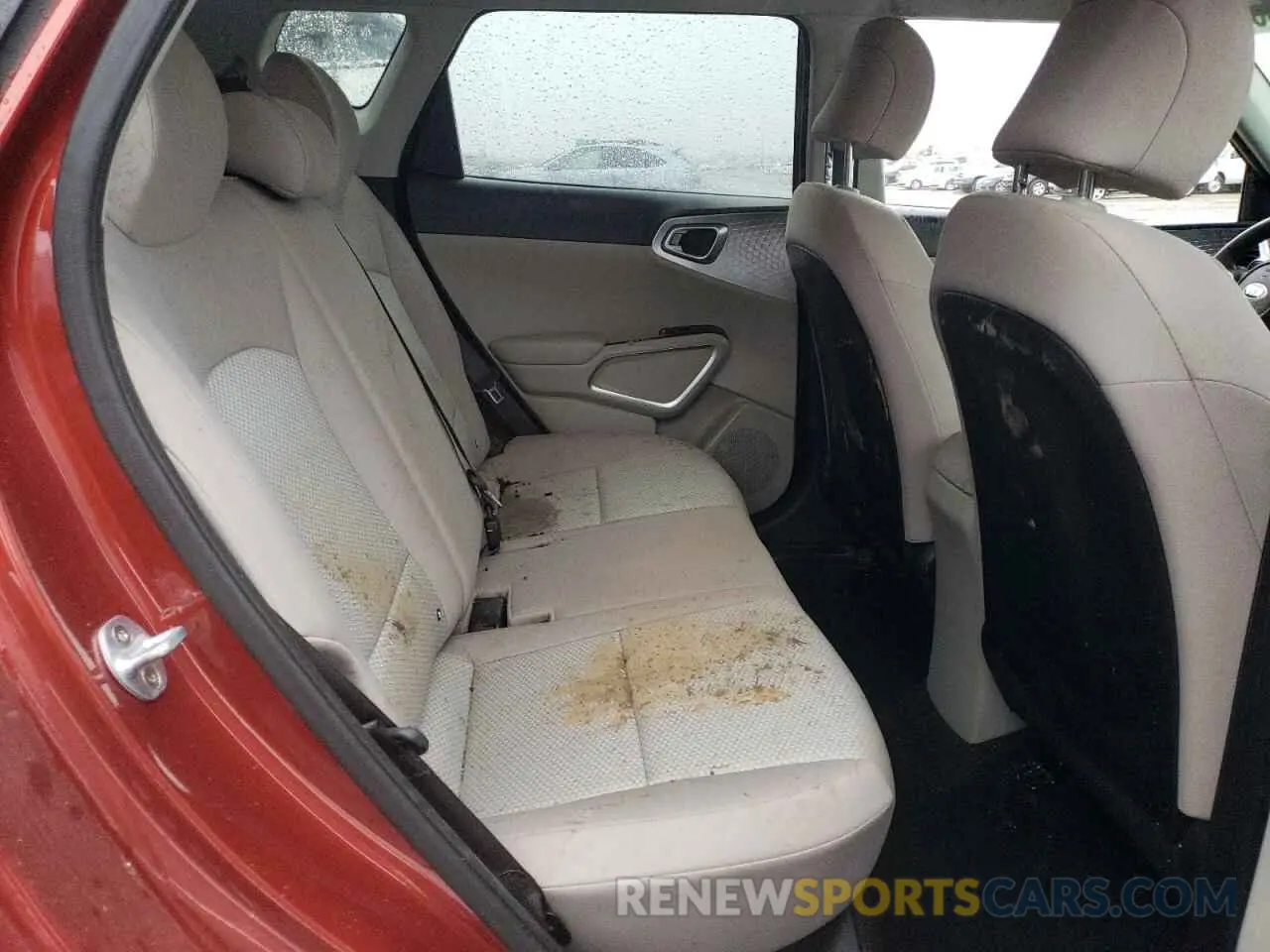 10 Photograph of a damaged car KNDJ23AU7L7021778 KIA SOUL 2020