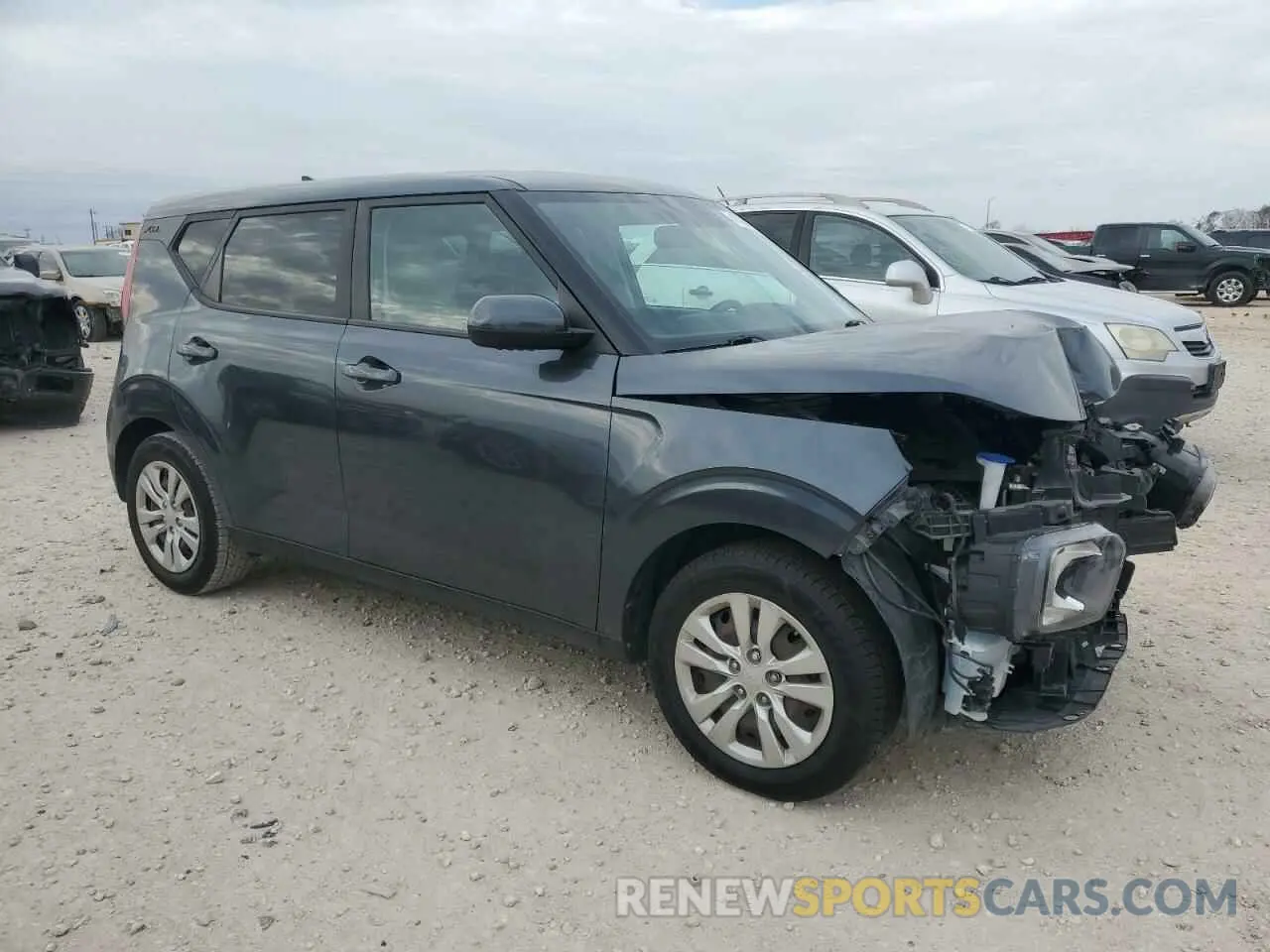 4 Photograph of a damaged car KNDJ23AU7L7075937 KIA SOUL 2020