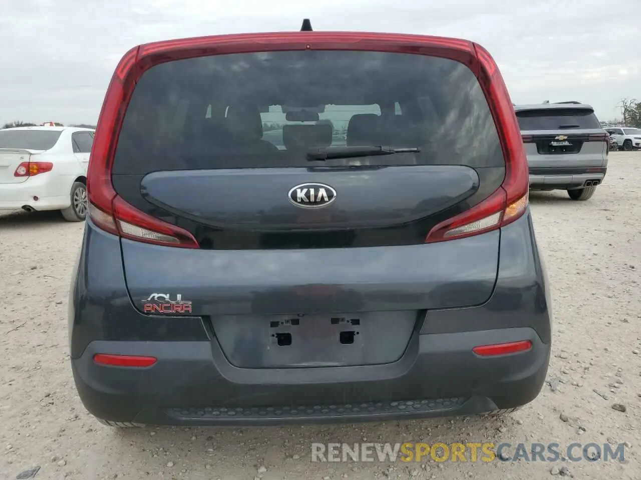 6 Photograph of a damaged car KNDJ23AU7L7075937 KIA SOUL 2020