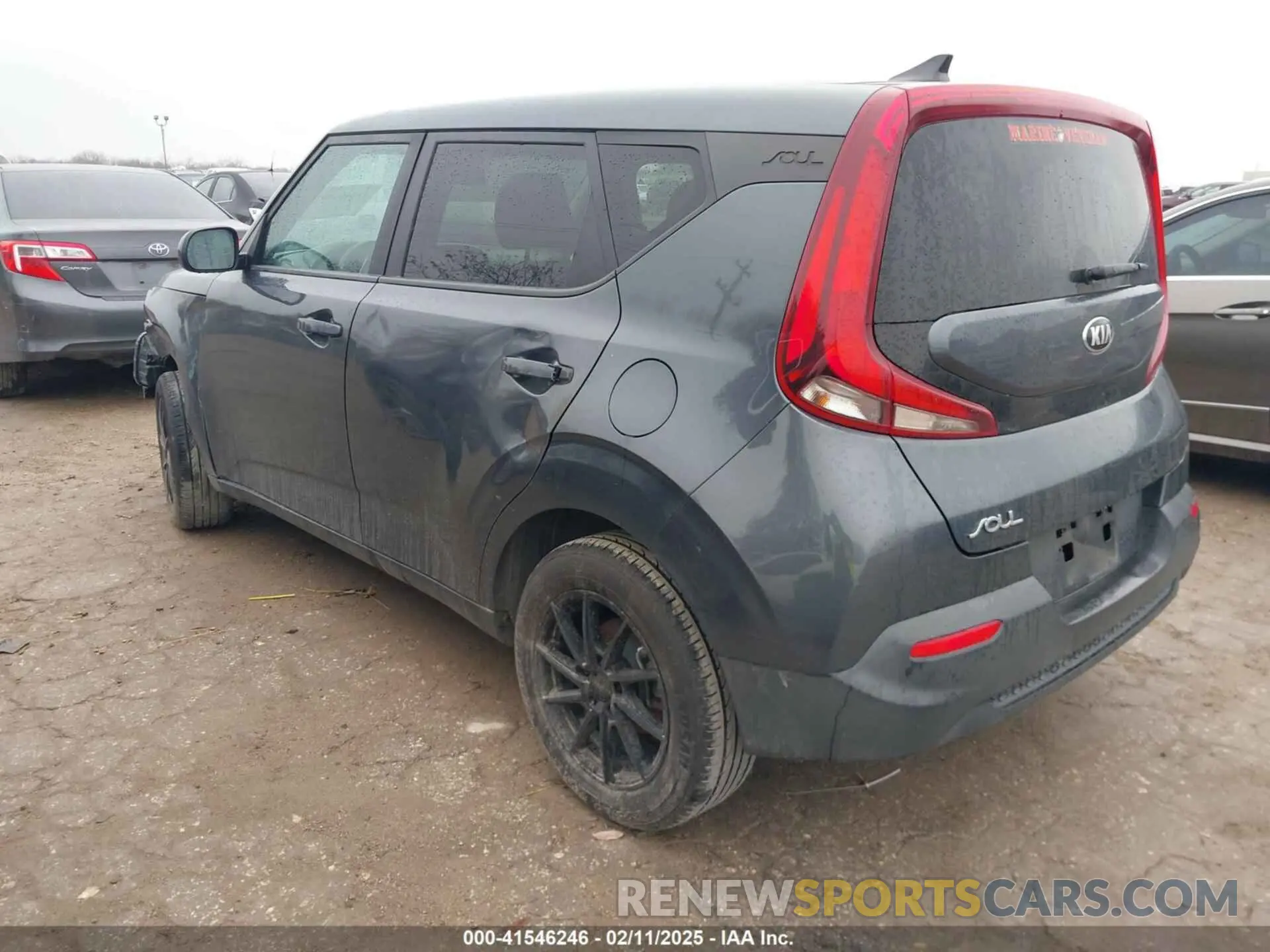 3 Фотография поврежденного автомобиля KNDJ23AU7L7085335 KIA SOUL 2020