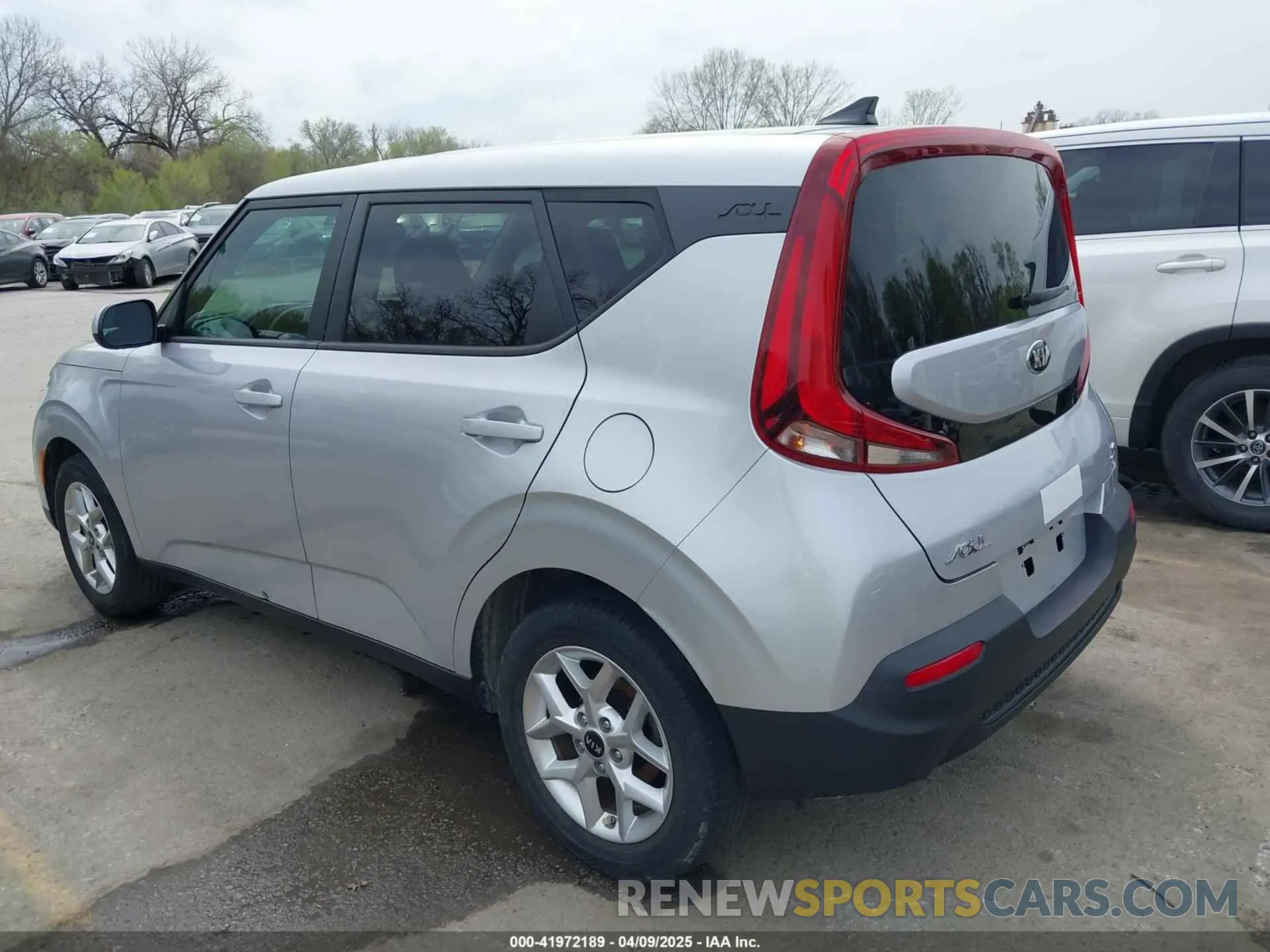 3 Photograph of a damaged car KNDJ23AU7L7104403 KIA SOUL 2020