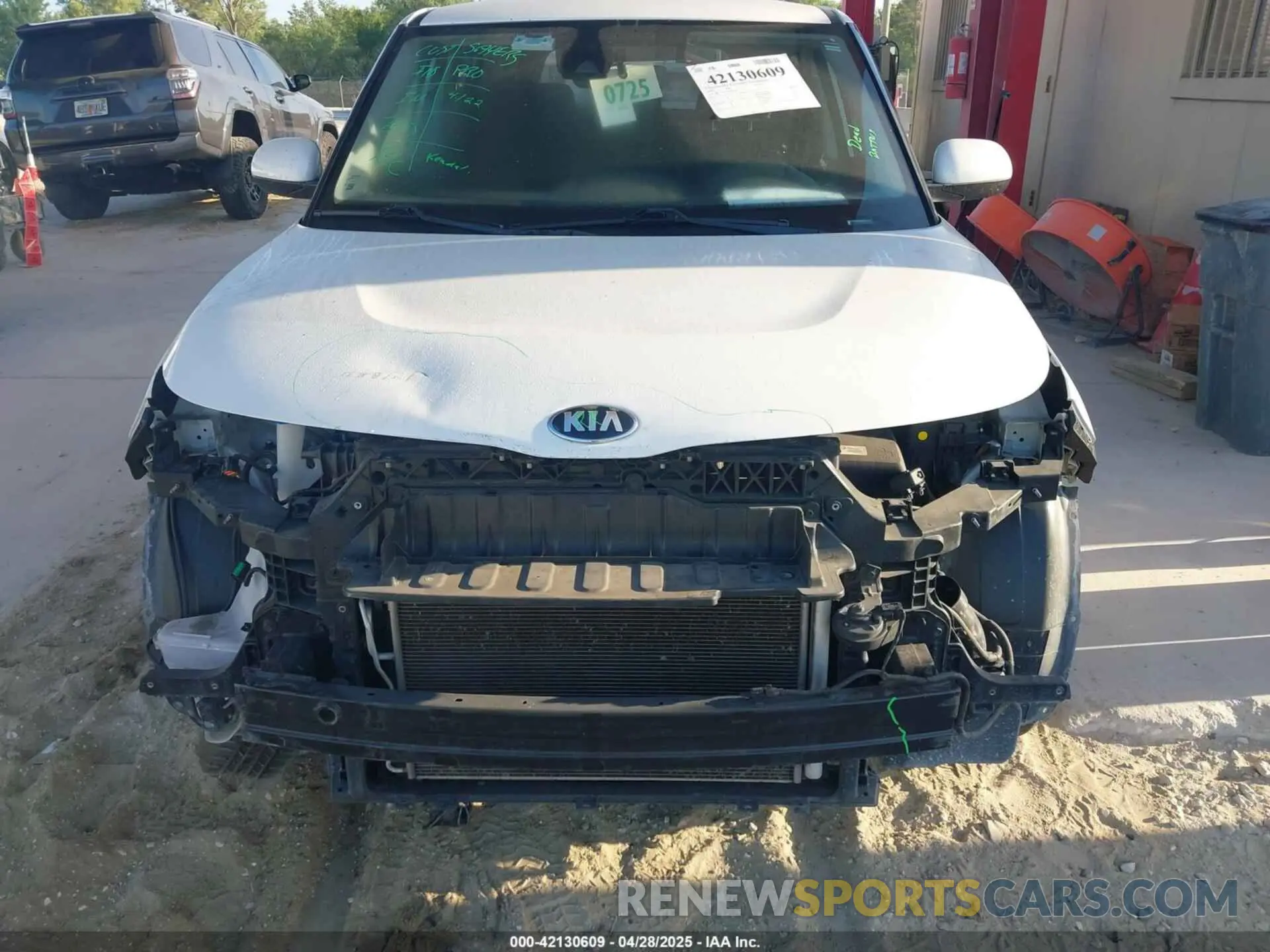 6 Photograph of a damaged car KNDJ23AU8L7004004 KIA SOUL 2020