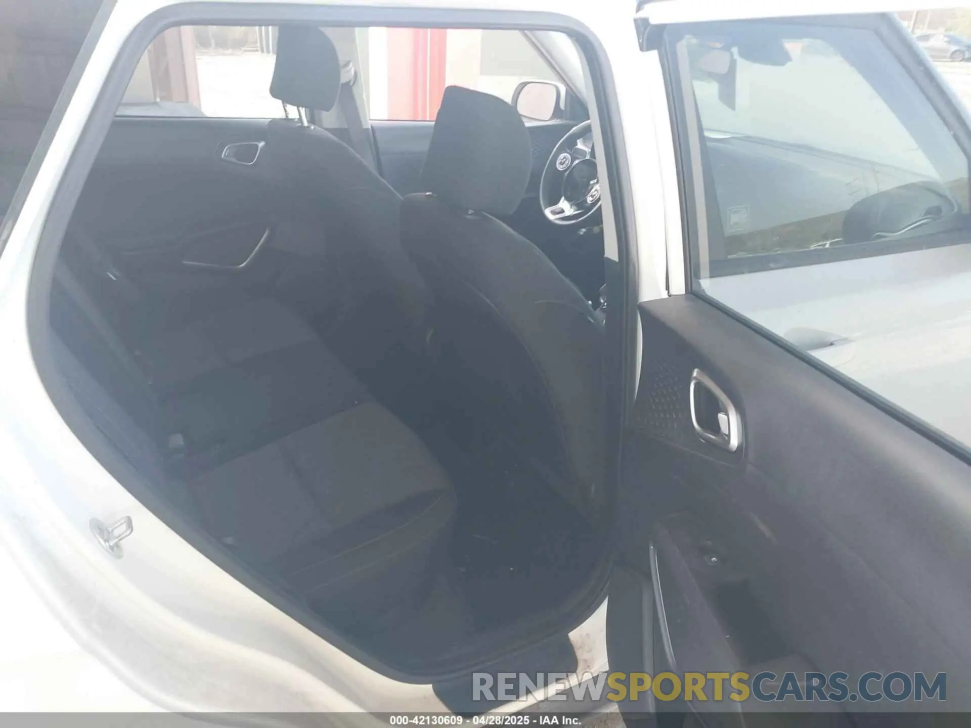 8 Photograph of a damaged car KNDJ23AU8L7004004 KIA SOUL 2020