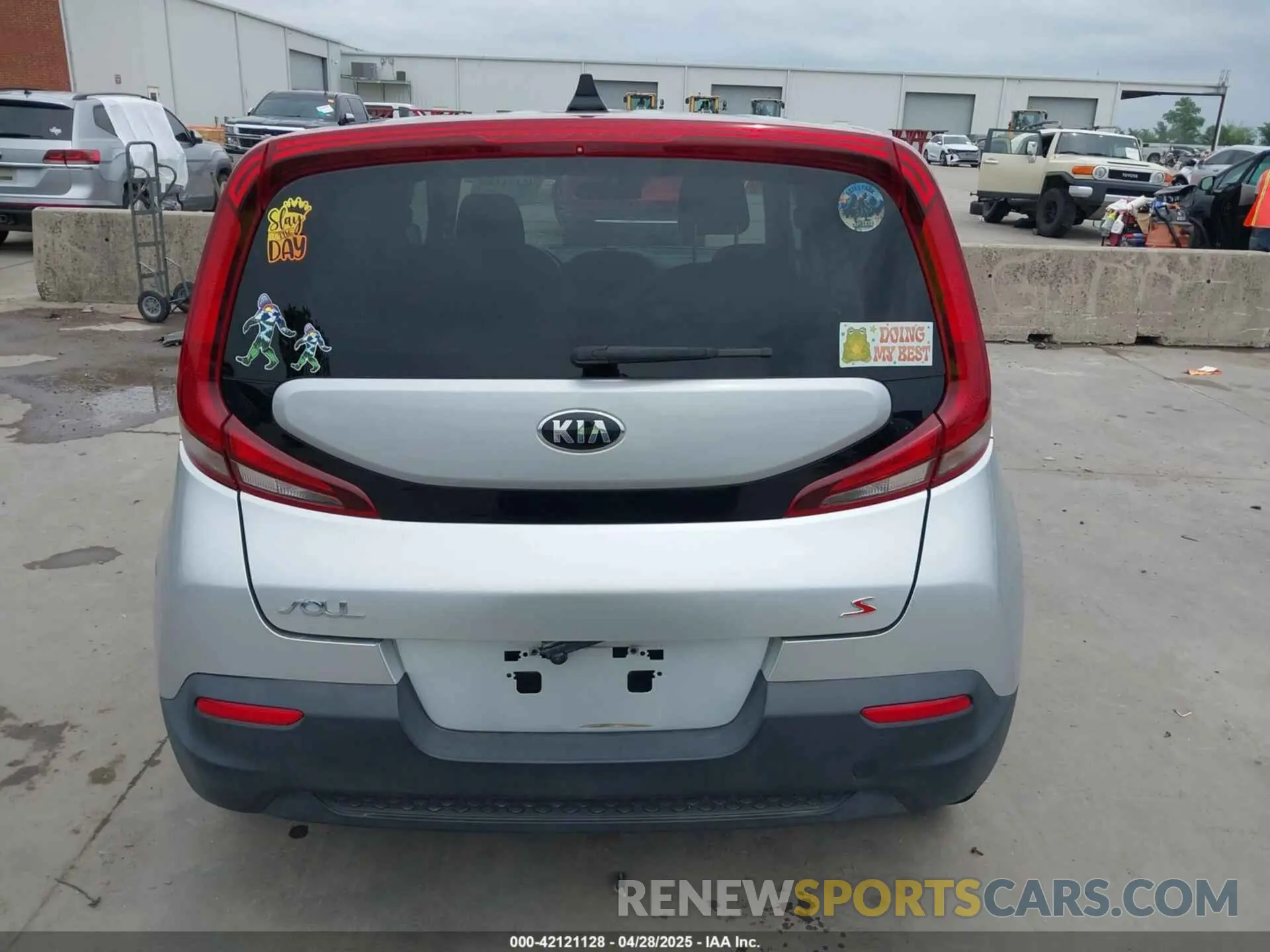 16 Photograph of a damaged car KNDJ23AU8L7054546 KIA SOUL 2020
