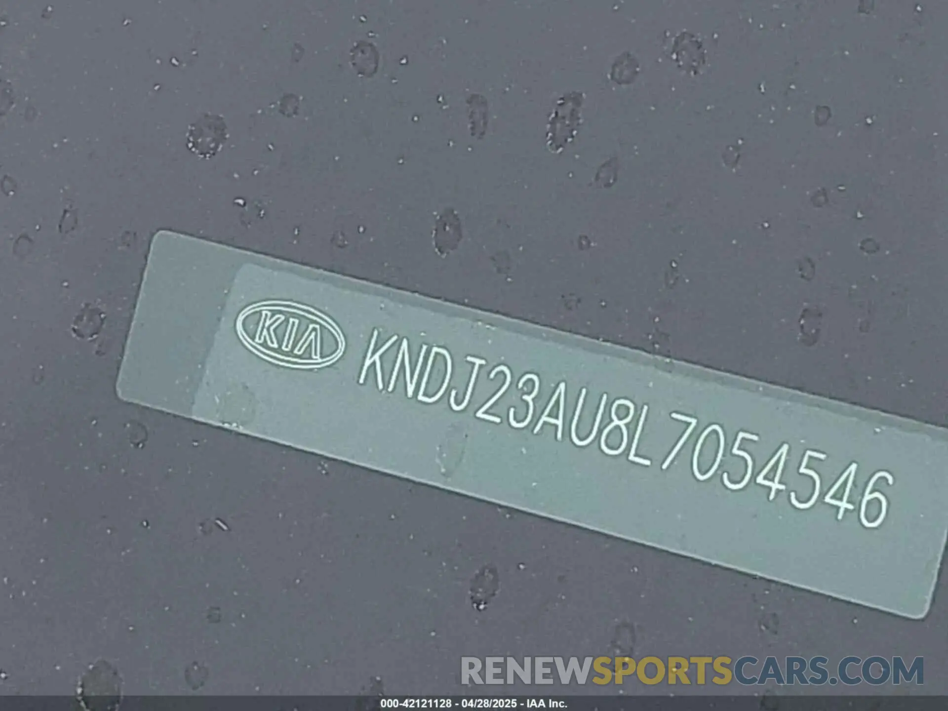 17 Photograph of a damaged car KNDJ23AU8L7054546 KIA SOUL 2020