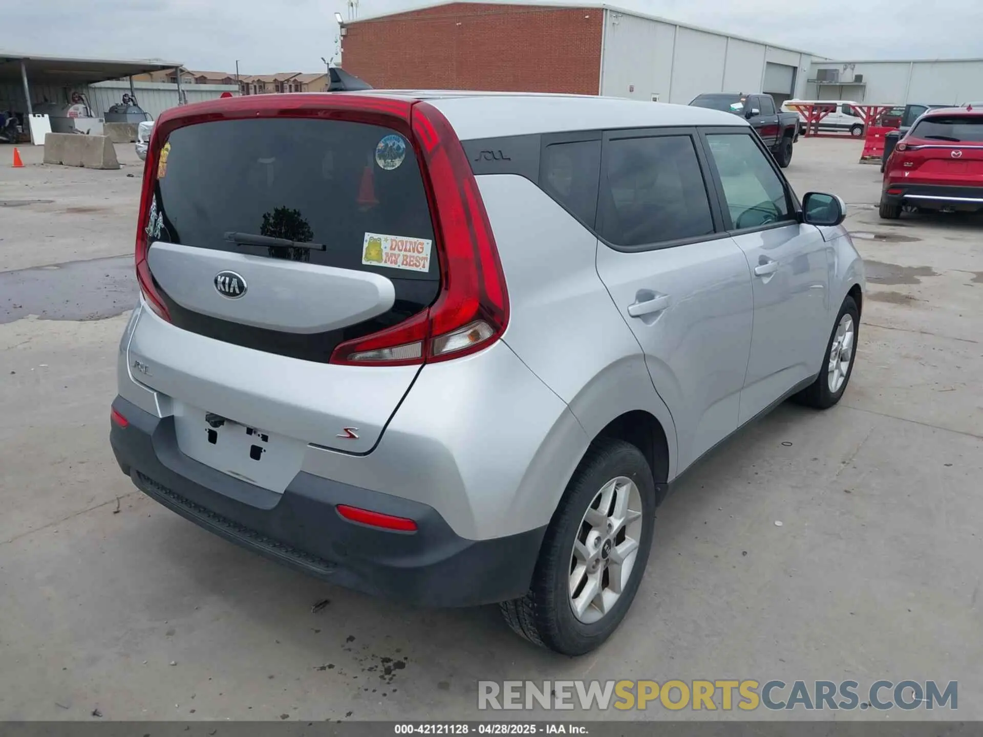 4 Photograph of a damaged car KNDJ23AU8L7054546 KIA SOUL 2020
