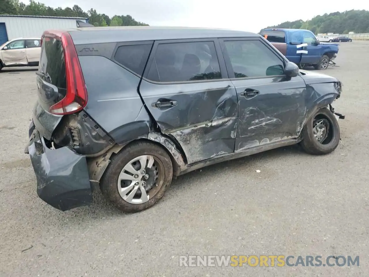 3 Photograph of a damaged car KNDJ23AU8L7115524 KIA SOUL 2020
