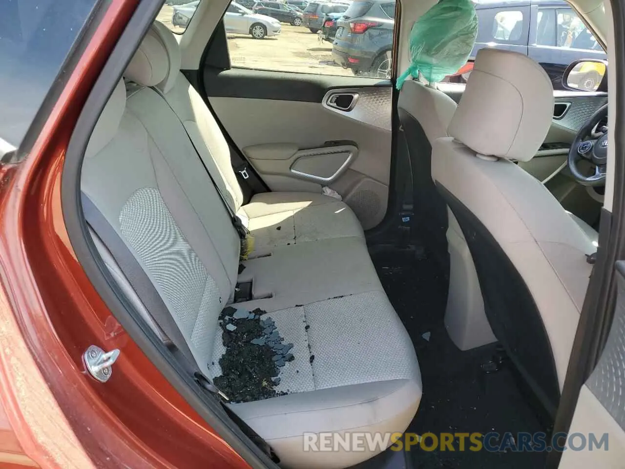 10 Photograph of a damaged car KNDJ23AU8L7117757 KIA SOUL 2020