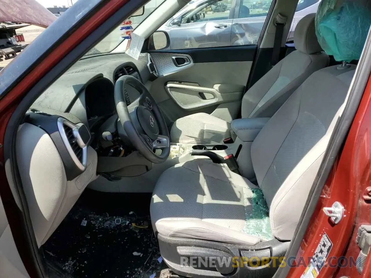 7 Photograph of a damaged car KNDJ23AU8L7117757 KIA SOUL 2020