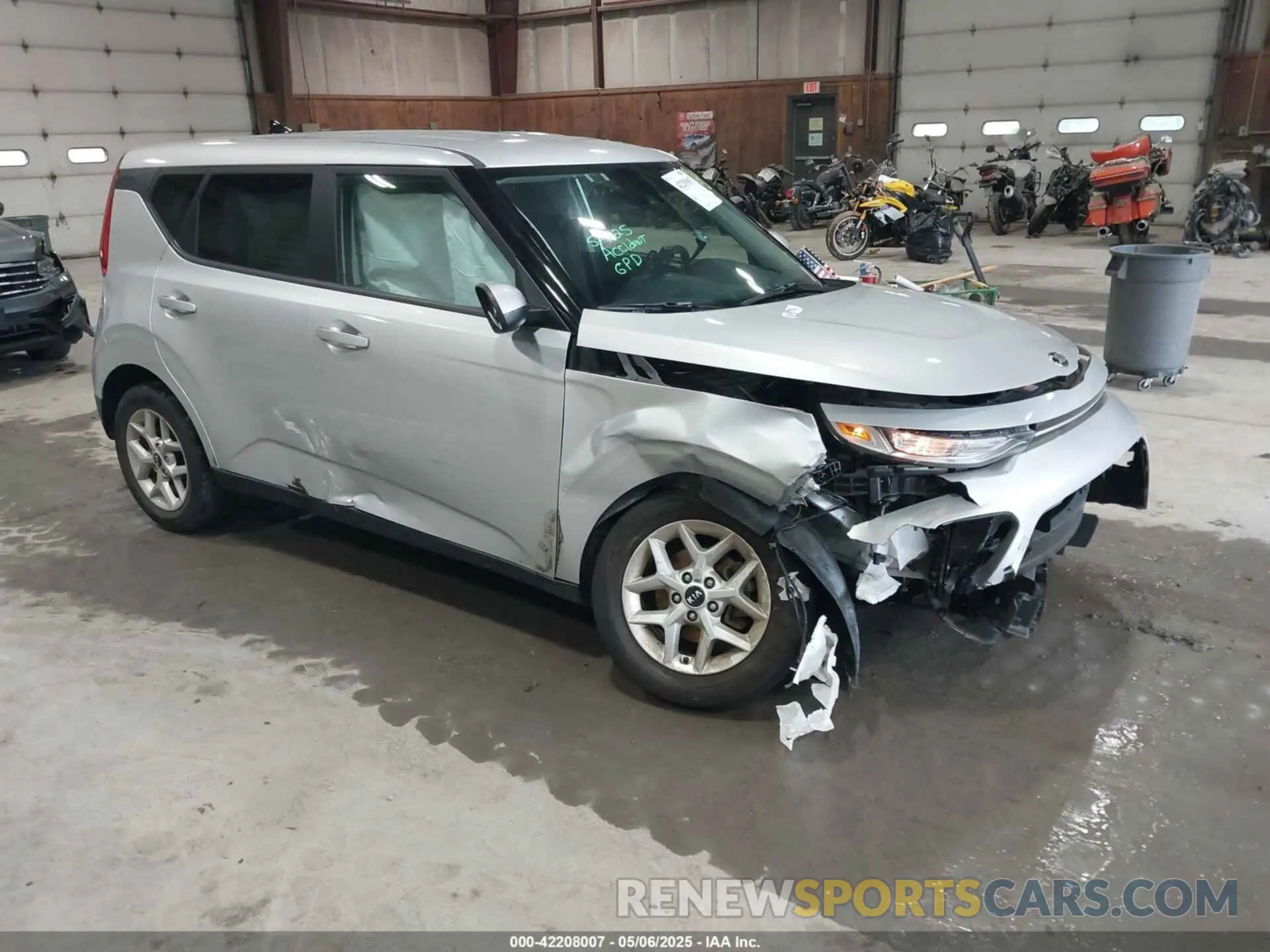 1 Фотография поврежденного автомобиля KNDJ23AU8L7720076 KIA SOUL 2020