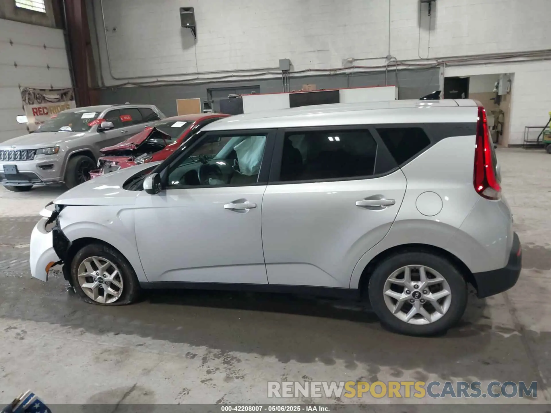 14 Фотография поврежденного автомобиля KNDJ23AU8L7720076 KIA SOUL 2020