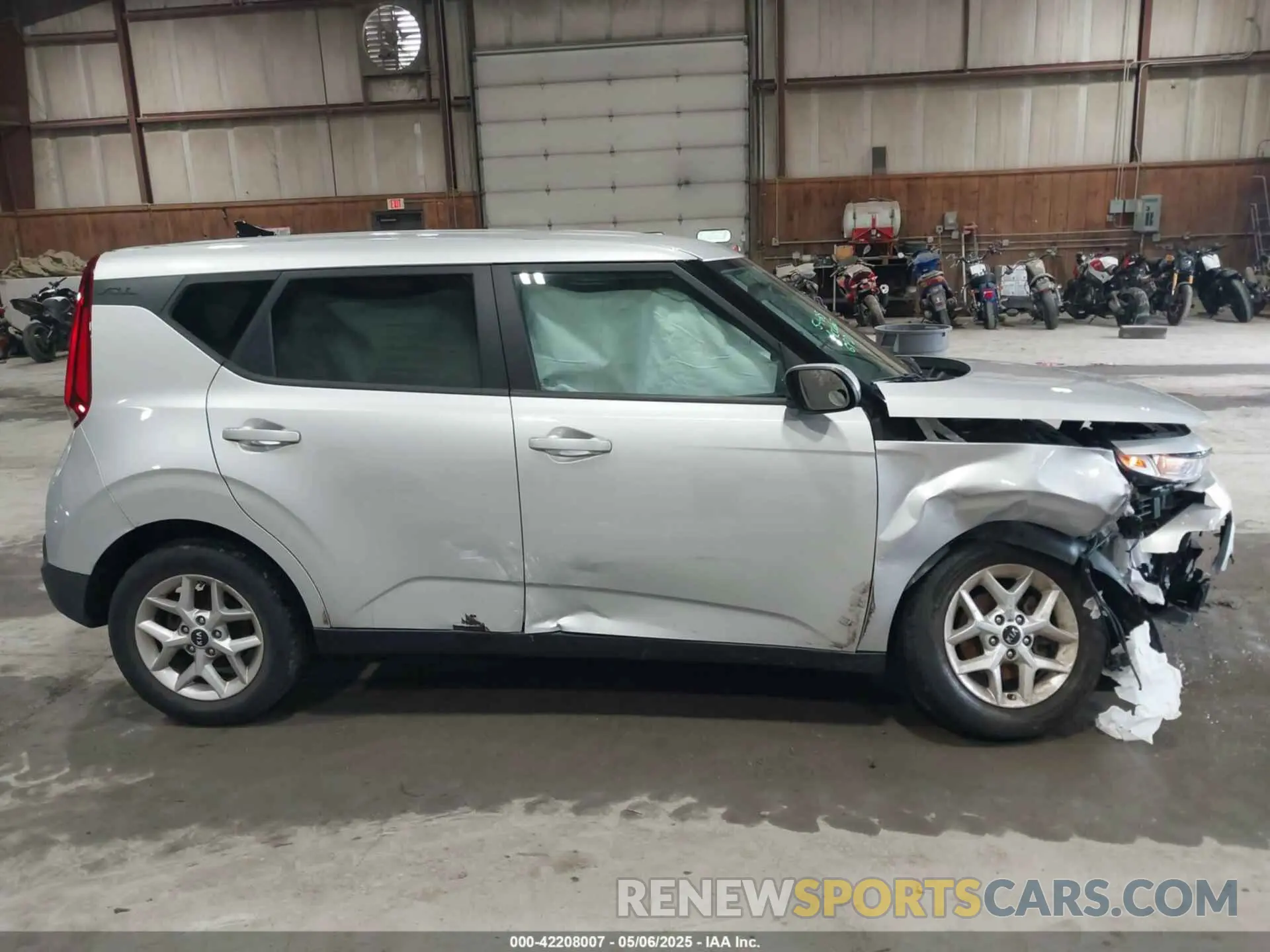 17 Фотография поврежденного автомобиля KNDJ23AU8L7720076 KIA SOUL 2020