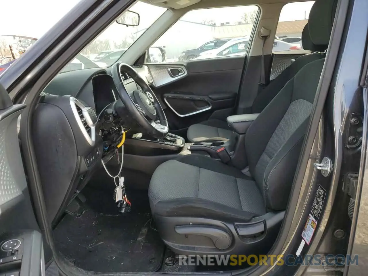7 Photograph of a damaged car KNDJ23AU8L7724046 KIA SOUL 2020
