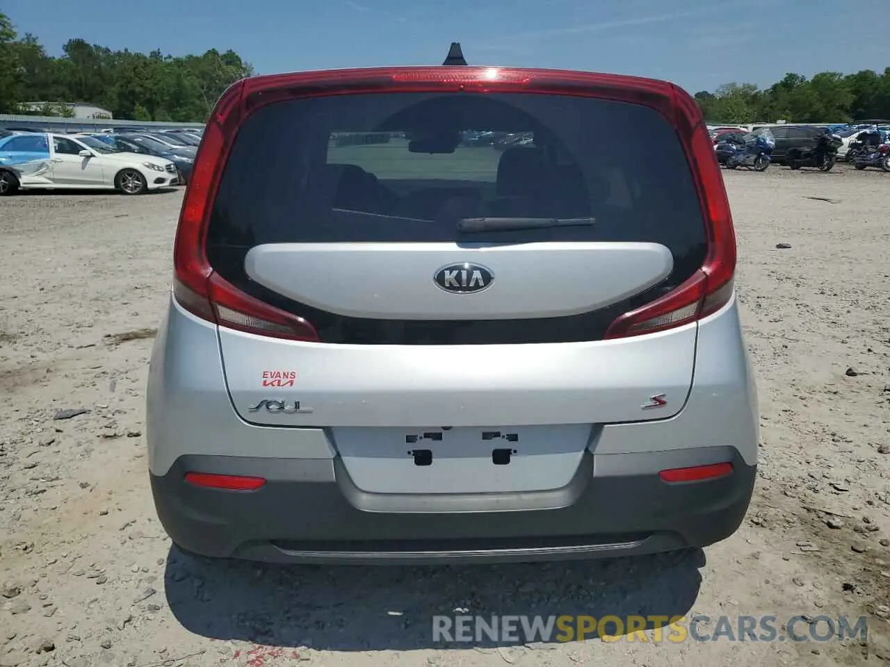 6 Photograph of a damaged car KNDJ23AU8L7728596 KIA SOUL 2020