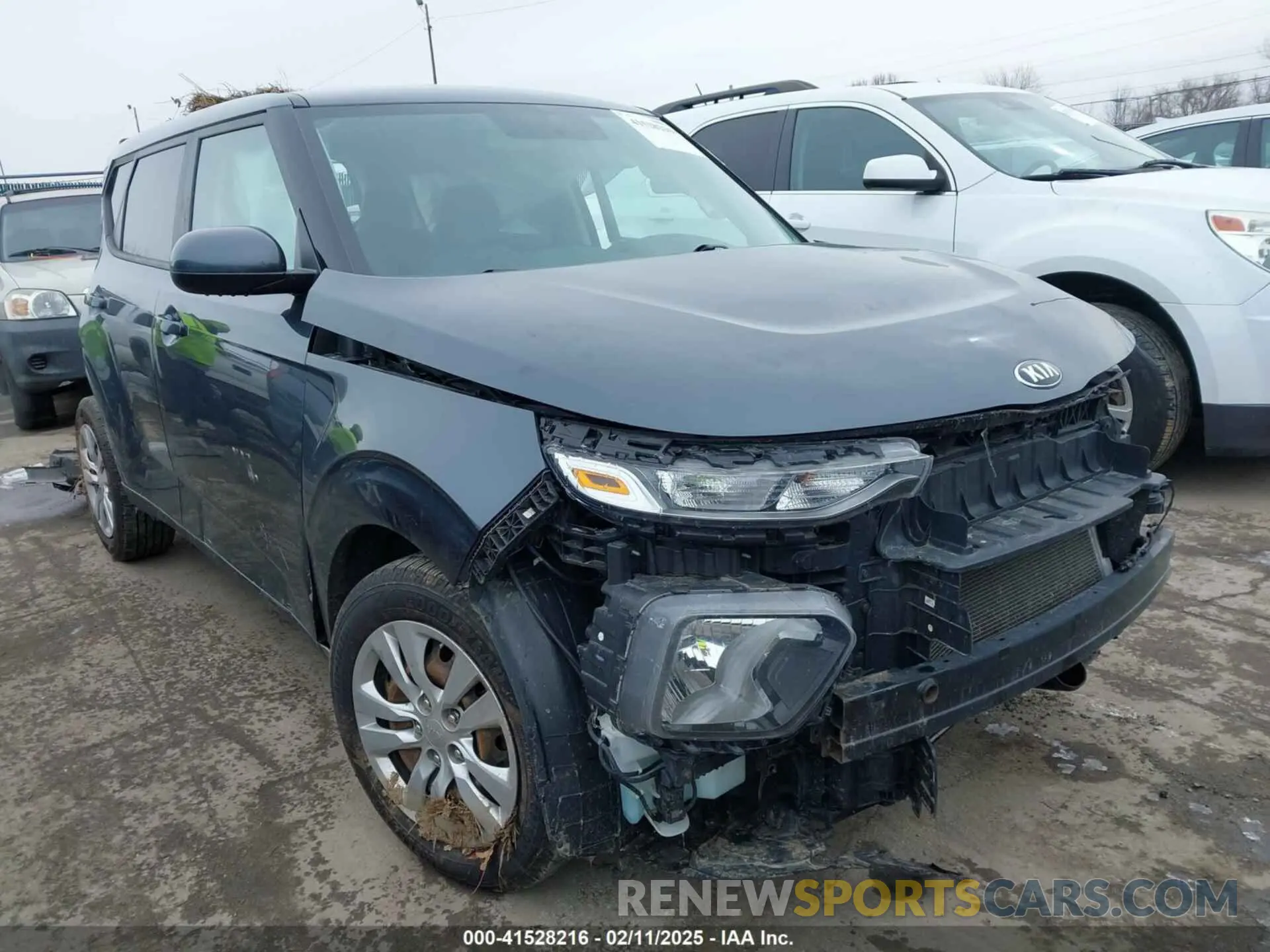 1 Photograph of a damaged car KNDJ23AU9L7041630 KIA SOUL 2020