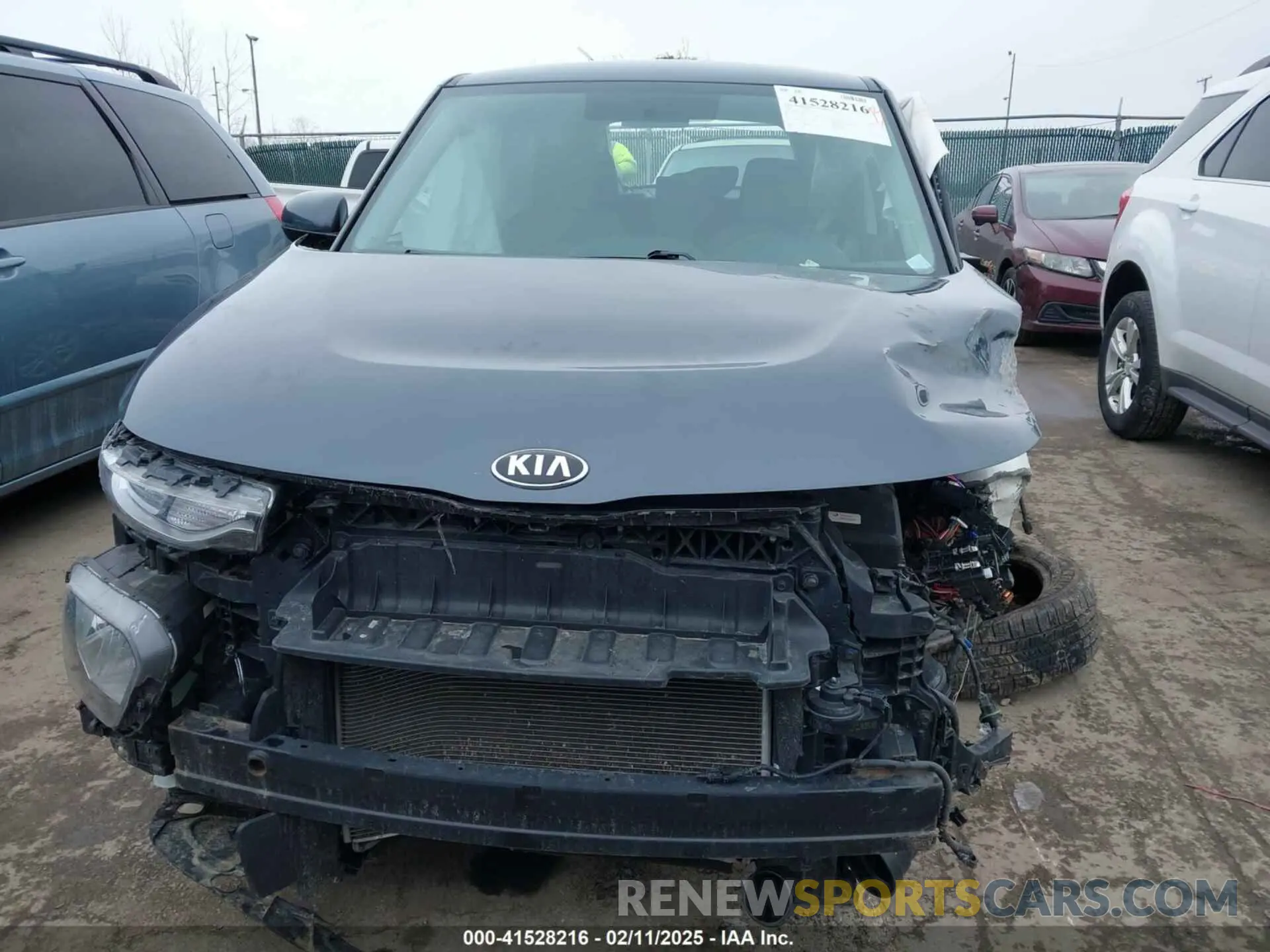 13 Photograph of a damaged car KNDJ23AU9L7041630 KIA SOUL 2020
