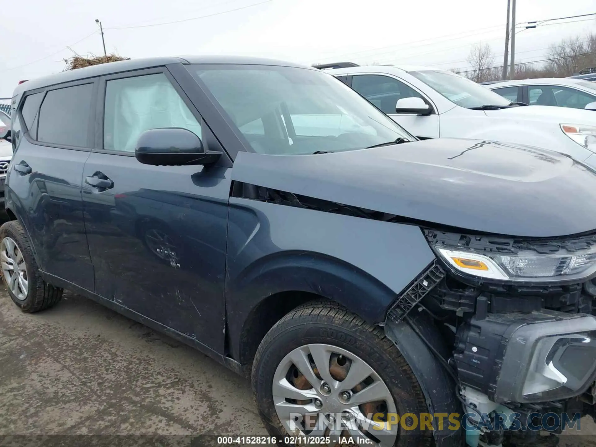 14 Photograph of a damaged car KNDJ23AU9L7041630 KIA SOUL 2020