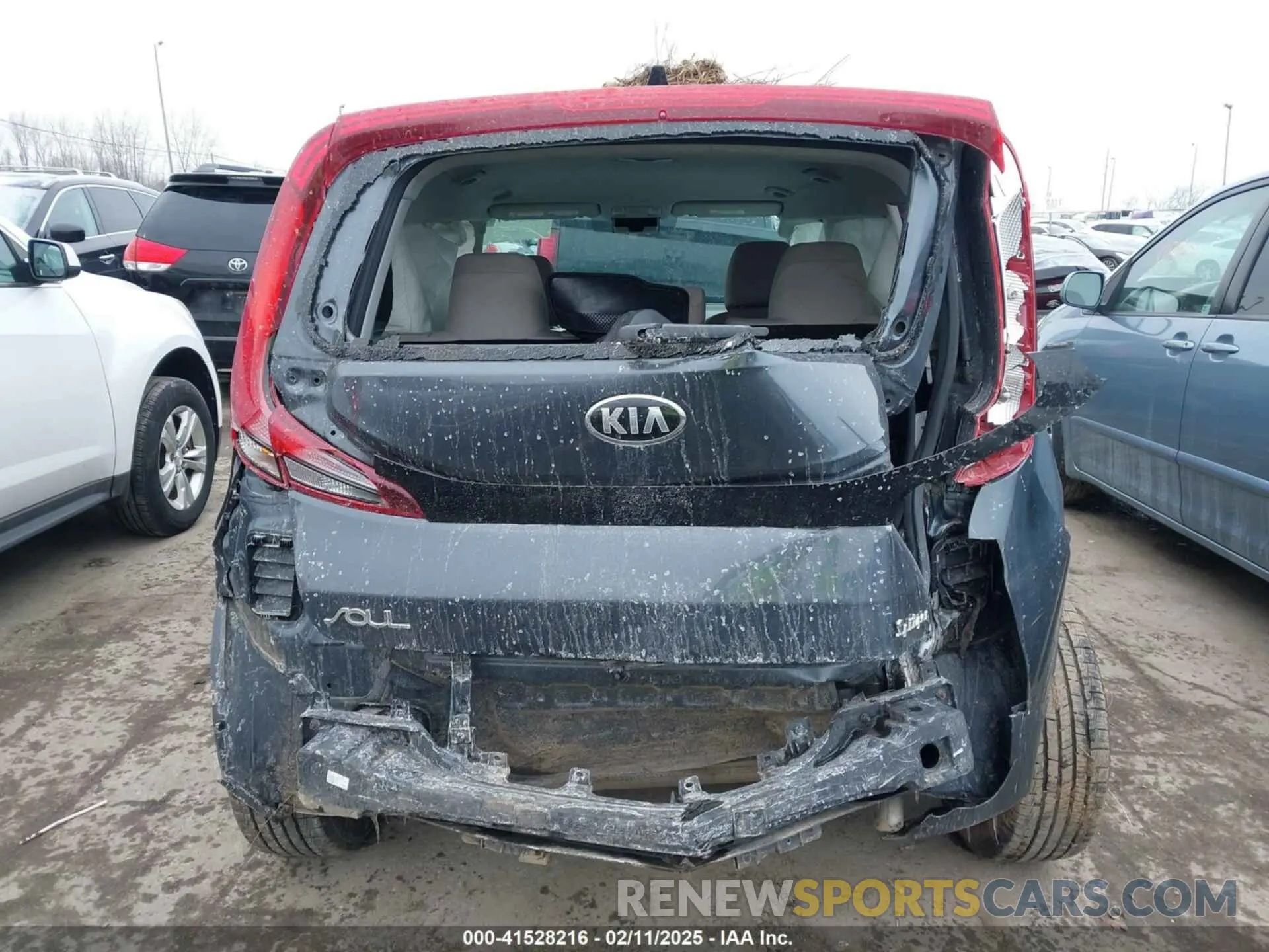 17 Photograph of a damaged car KNDJ23AU9L7041630 KIA SOUL 2020
