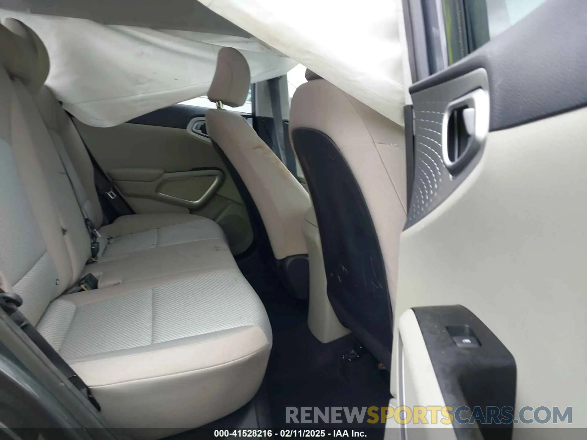 8 Photograph of a damaged car KNDJ23AU9L7041630 KIA SOUL 2020