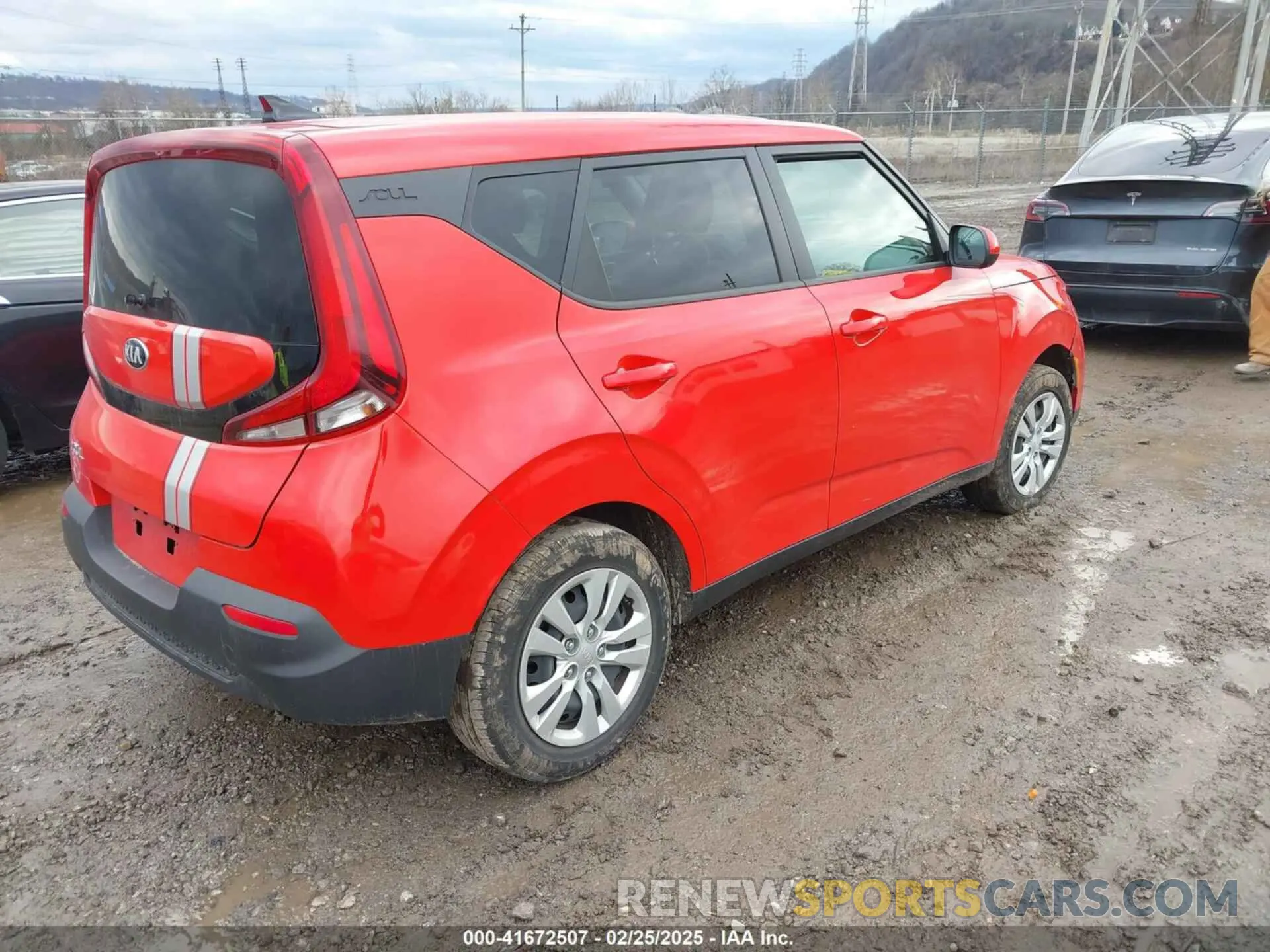 4 Photograph of a damaged car KNDJ23AU9L7048111 KIA SOUL 2020