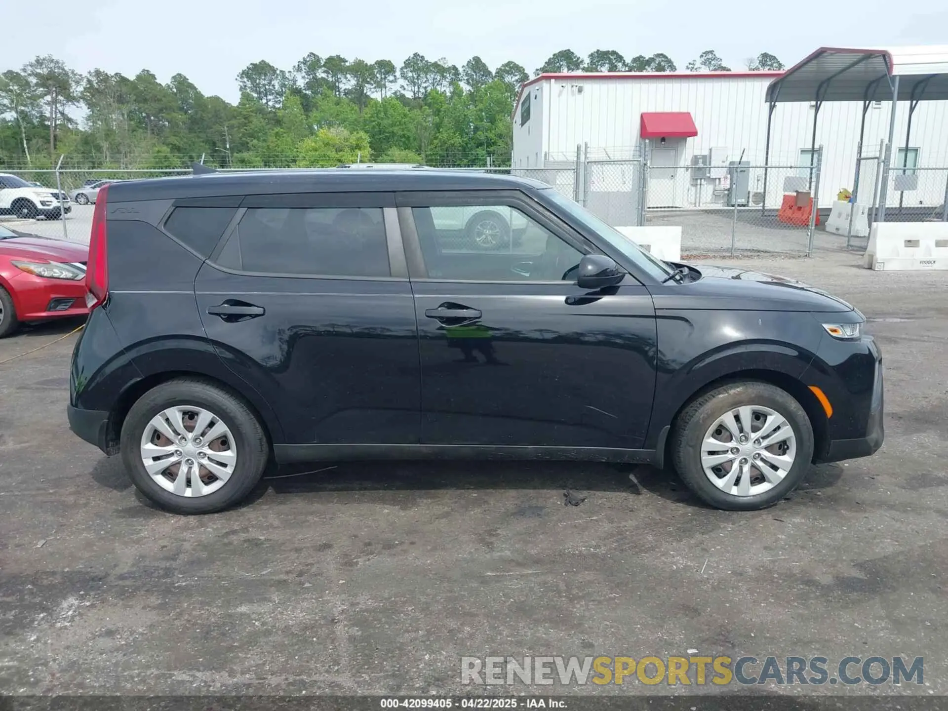 13 Photograph of a damaged car KNDJ23AU9L7071761 KIA SOUL 2020