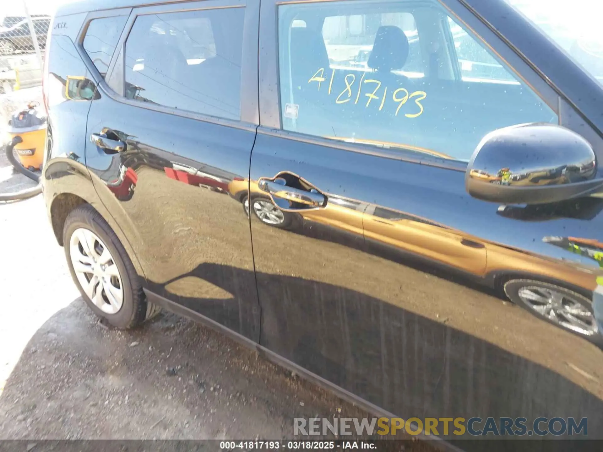 14 Photograph of a damaged car KNDJ23AU9L7724587 KIA SOUL 2020