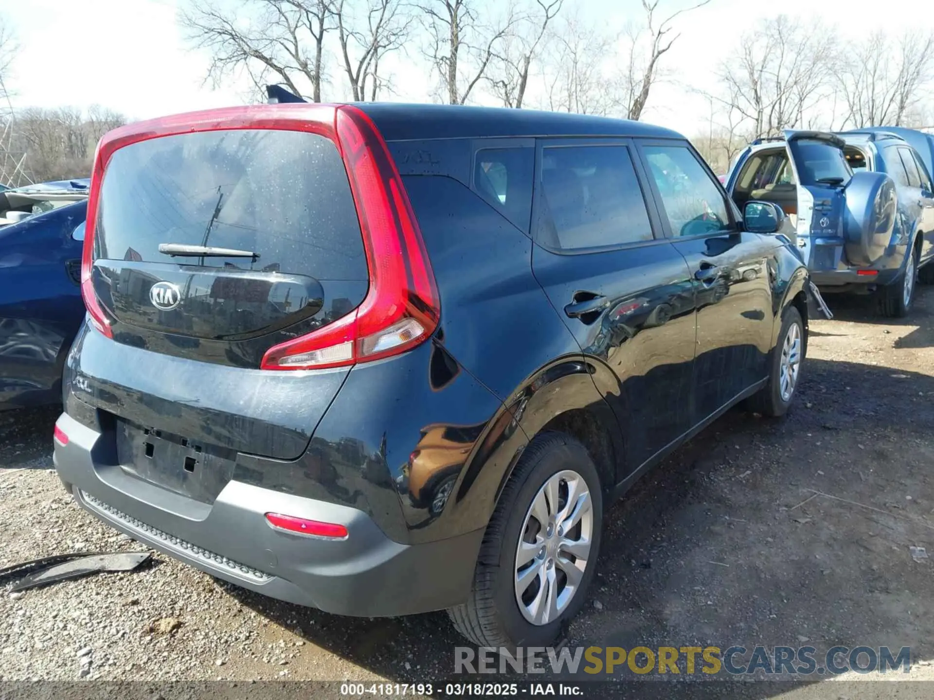 4 Photograph of a damaged car KNDJ23AU9L7724587 KIA SOUL 2020