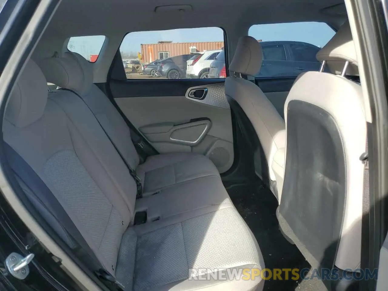 11 Фотография поврежденного автомобиля KNDJ23AU9L7725044 KIA SOUL 2020