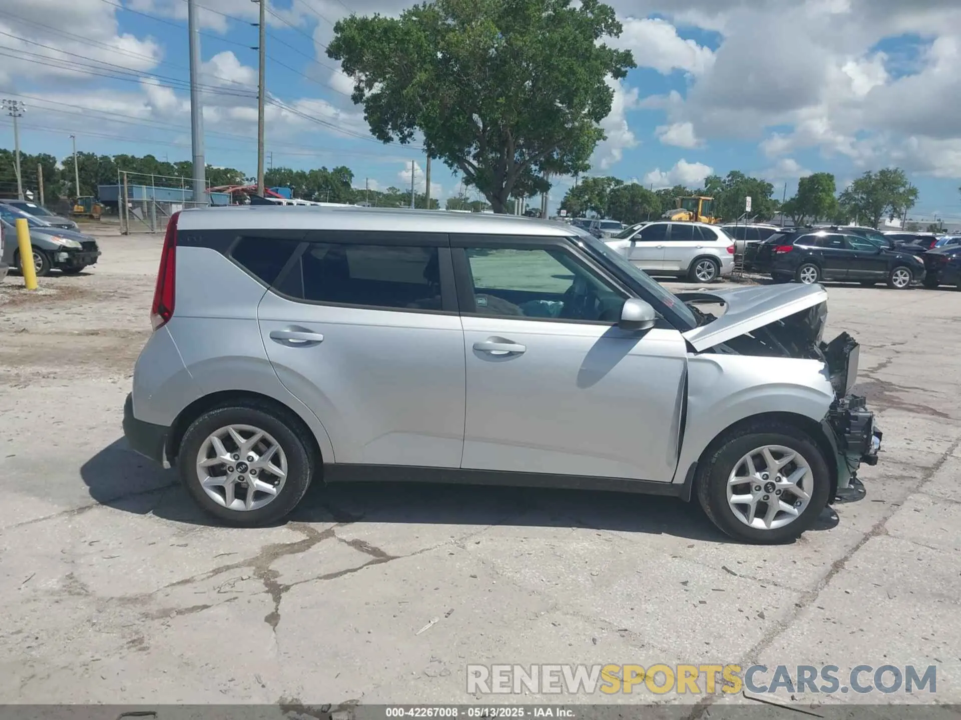 13 Photograph of a damaged car KNDJ23AUXL7031480 KIA SOUL 2020