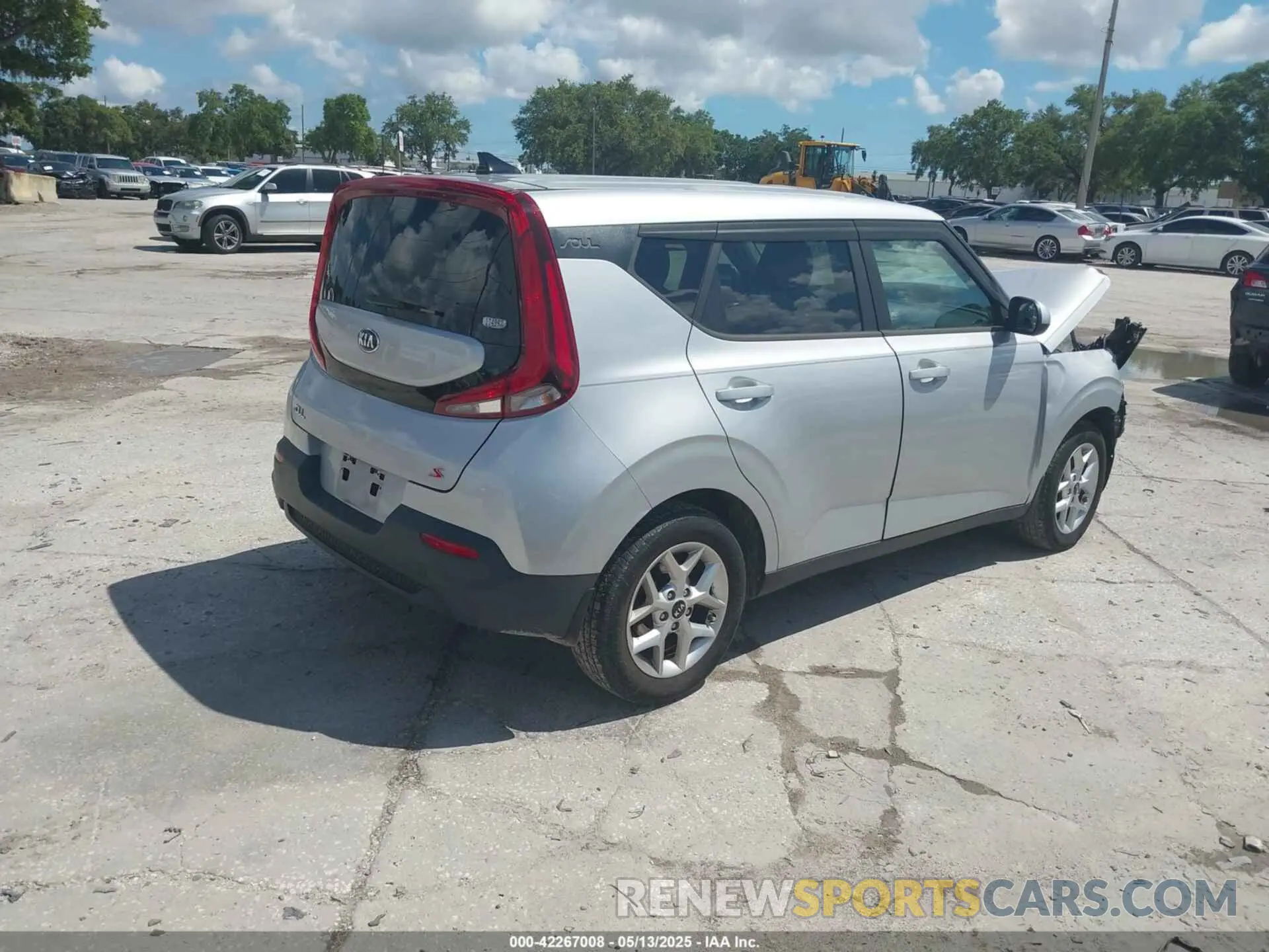 4 Photograph of a damaged car KNDJ23AUXL7031480 KIA SOUL 2020