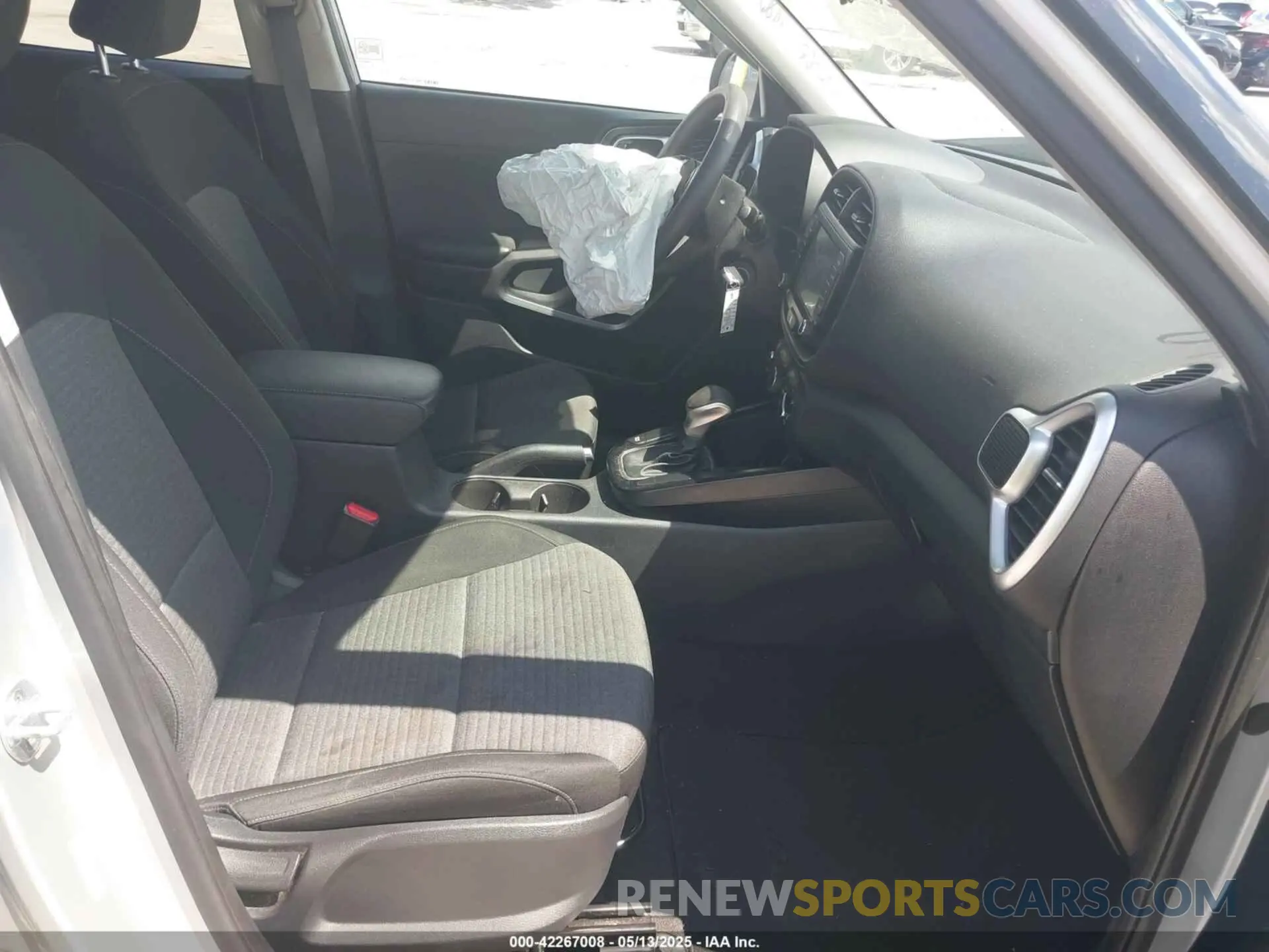 5 Photograph of a damaged car KNDJ23AUXL7031480 KIA SOUL 2020
