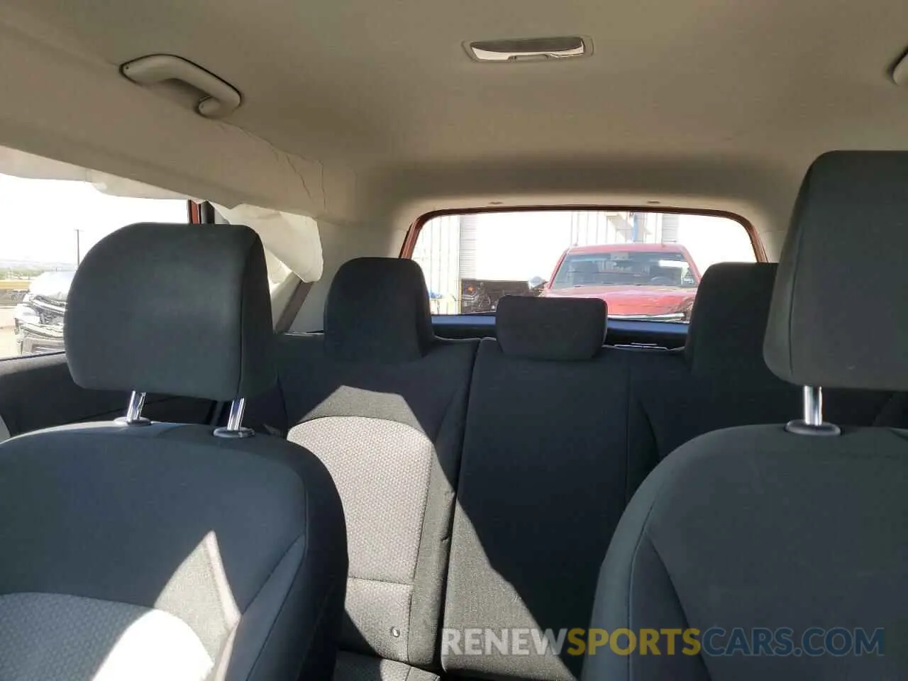 10 Photograph of a damaged car KNDJ23AUXL7032368 KIA SOUL 2020