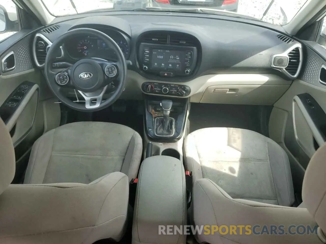8 Фотография поврежденного автомобиля KNDJ23AUXL7035741 KIA SOUL 2020
