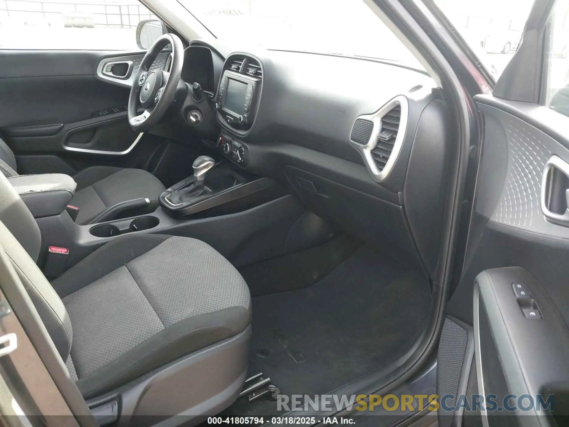 5 Photograph of a damaged car KNDJ23AUXL7083367 KIA SOUL 2020