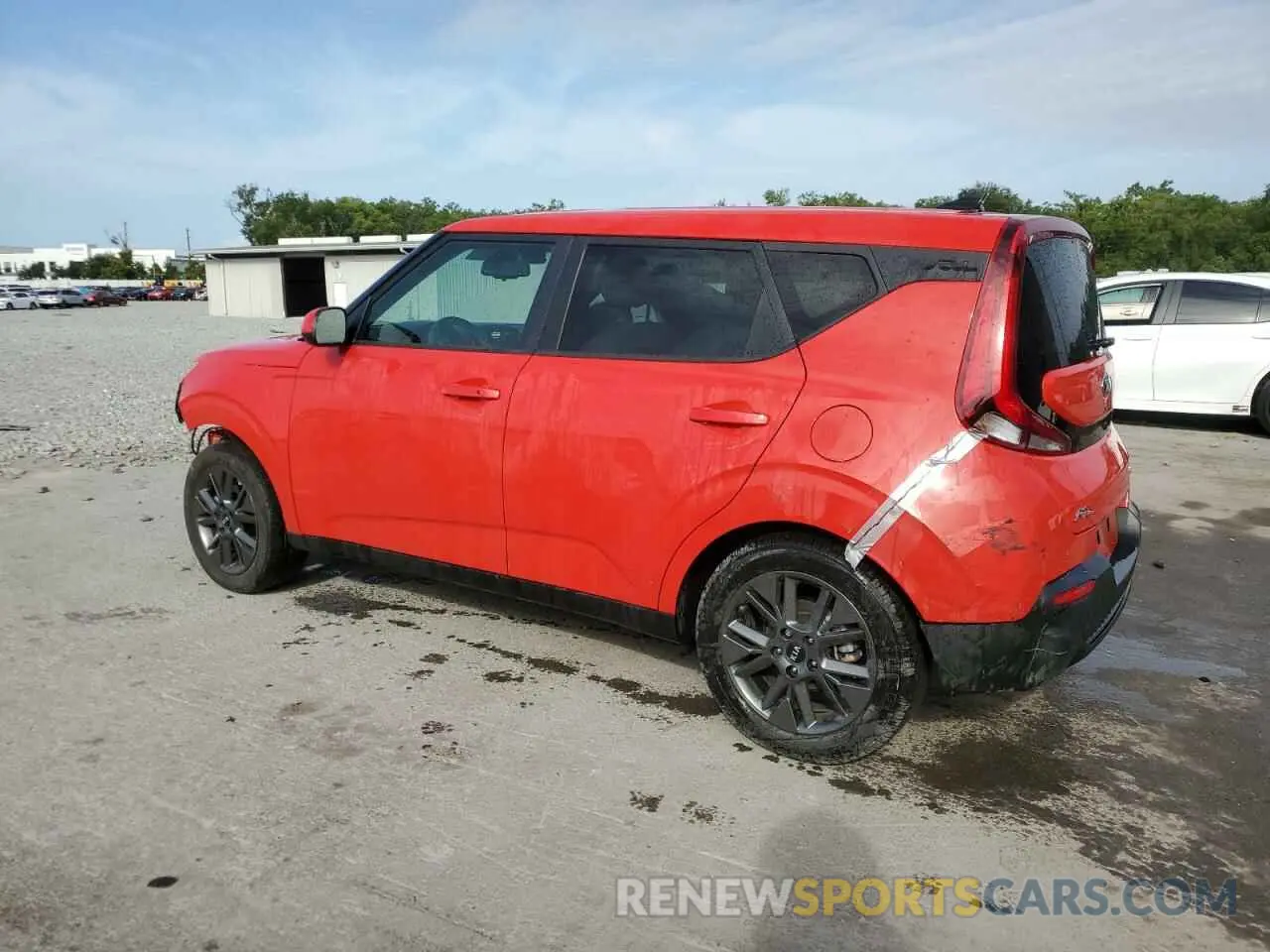 2 Photograph of a damaged car KNDJ33AU2L7008532 KIA SOUL 2020