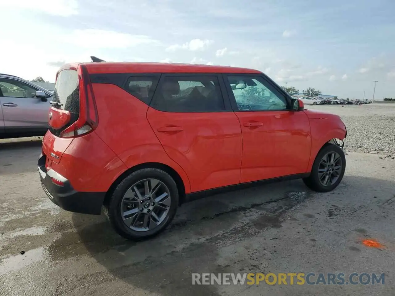 3 Photograph of a damaged car KNDJ33AU2L7008532 KIA SOUL 2020