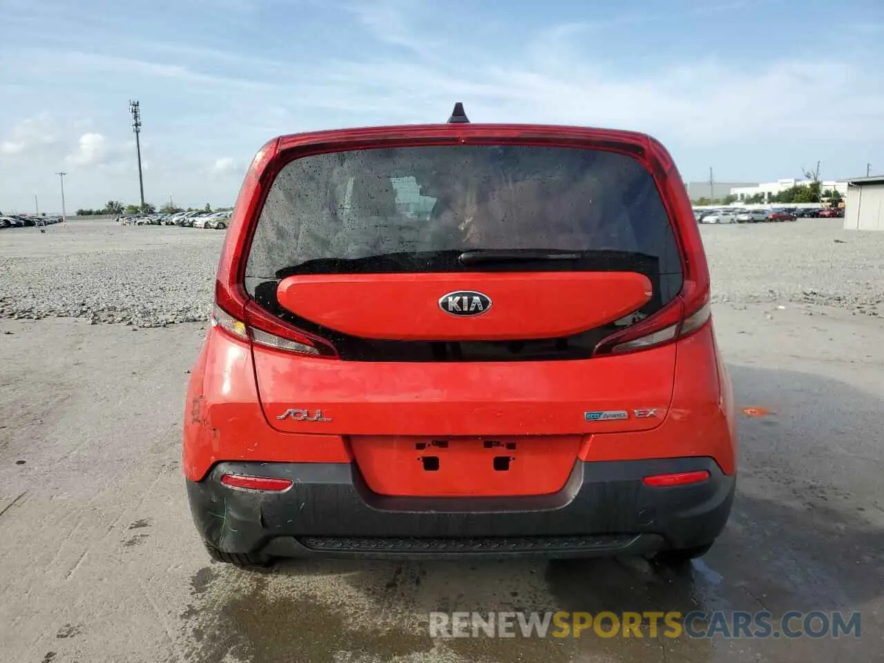 6 Photograph of a damaged car KNDJ33AU2L7008532 KIA SOUL 2020