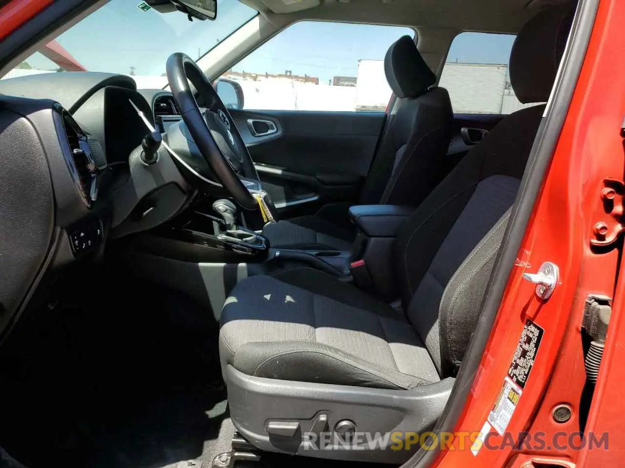 7 Photograph of a damaged car KNDJ33AU2L7082744 KIA SOUL 2020