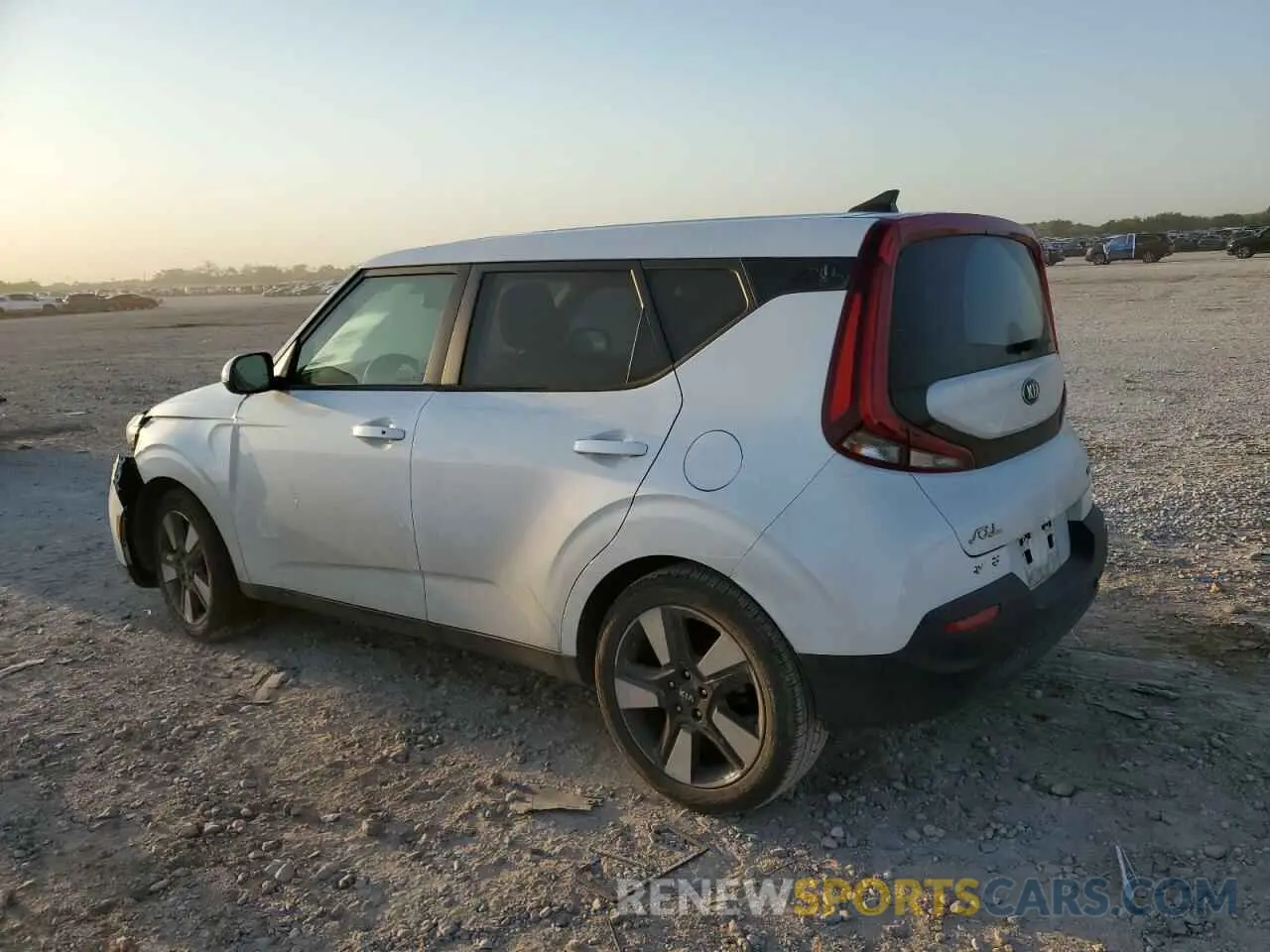 2 Photograph of a damaged car KNDJ33AU3L7023668 KIA SOUL 2020