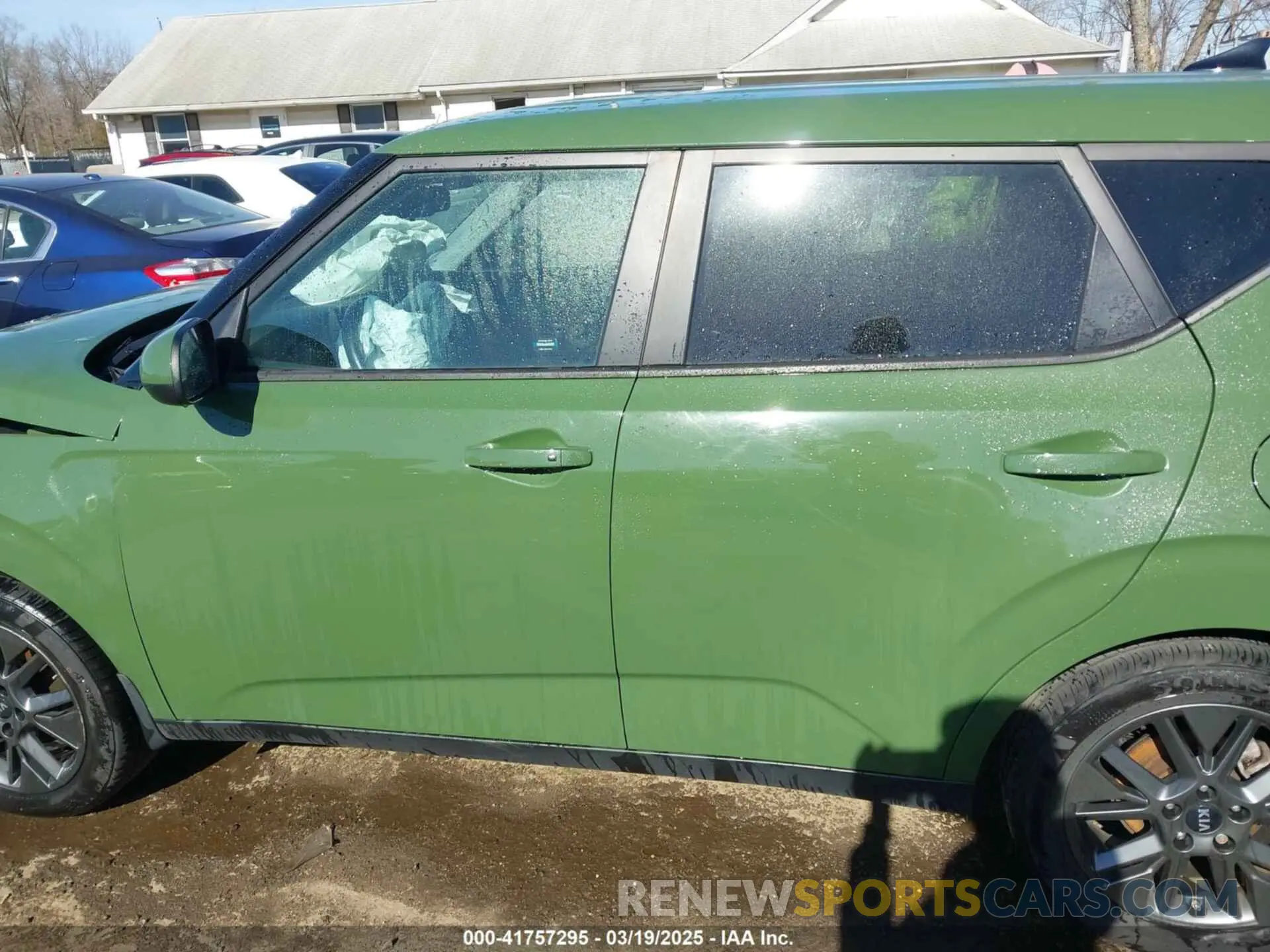 15 Photograph of a damaged car KNDJ33AU3L7107506 KIA SOUL 2020