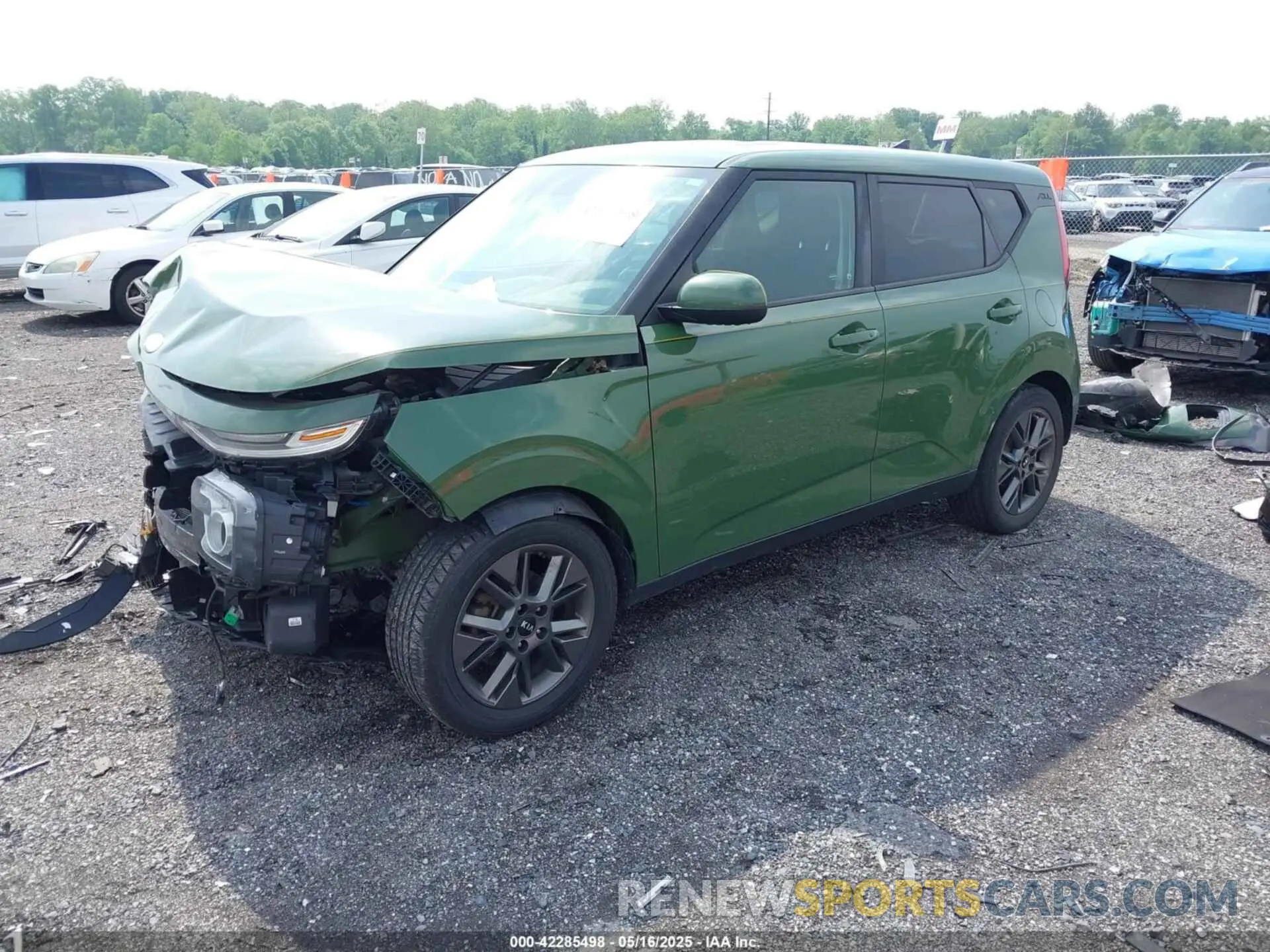 2 Photograph of a damaged car KNDJ33AU4L7048854 KIA SOUL 2020