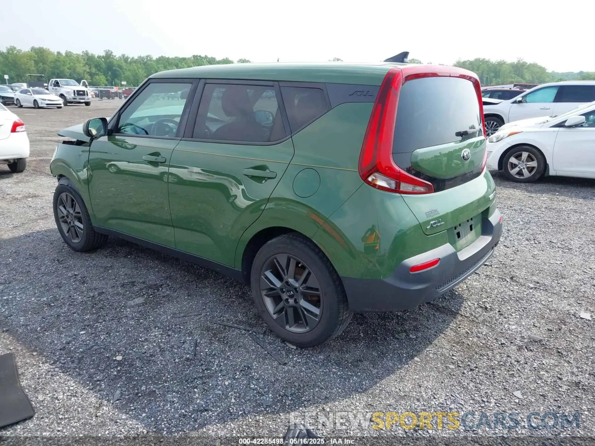 3 Photograph of a damaged car KNDJ33AU4L7048854 KIA SOUL 2020