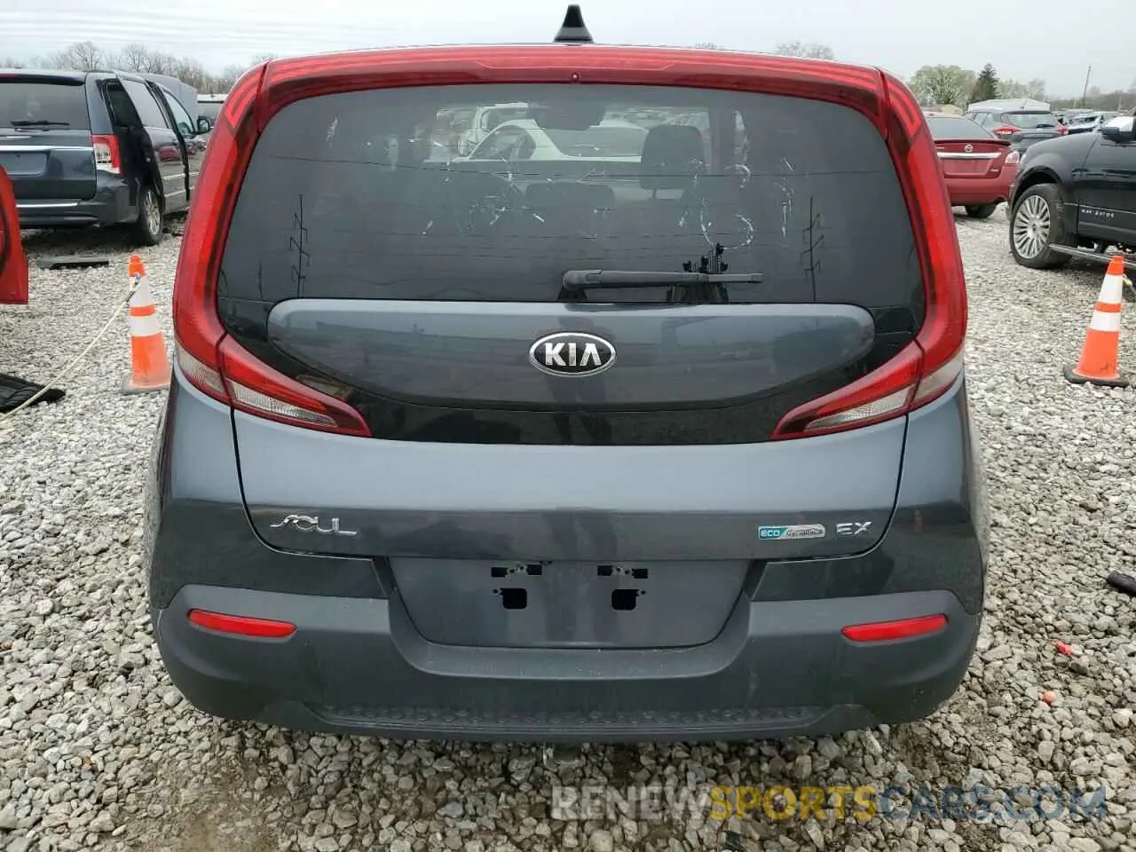 6 Photograph of a damaged car KNDJ33AU6L7729761 KIA SOUL 2020
