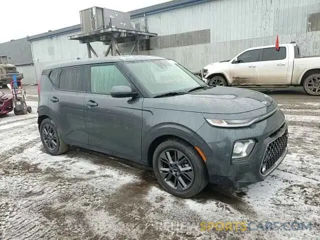 12 Photograph of a damaged car KNDJ33AU8L7717353 KIA SOUL 2020