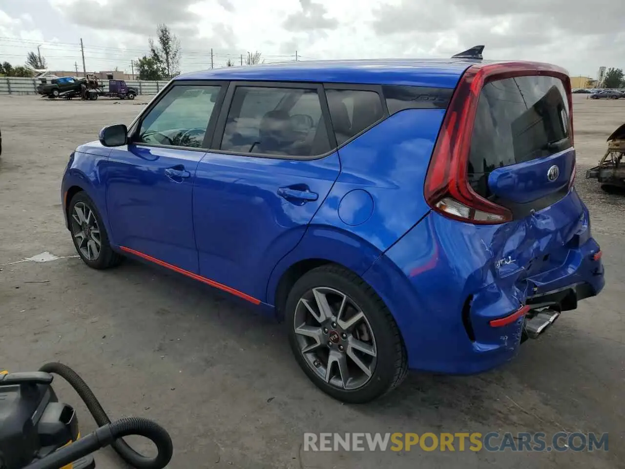 2 Фотография поврежденного автомобиля KNDJ53AF7L7007081 KIA SOUL 2020