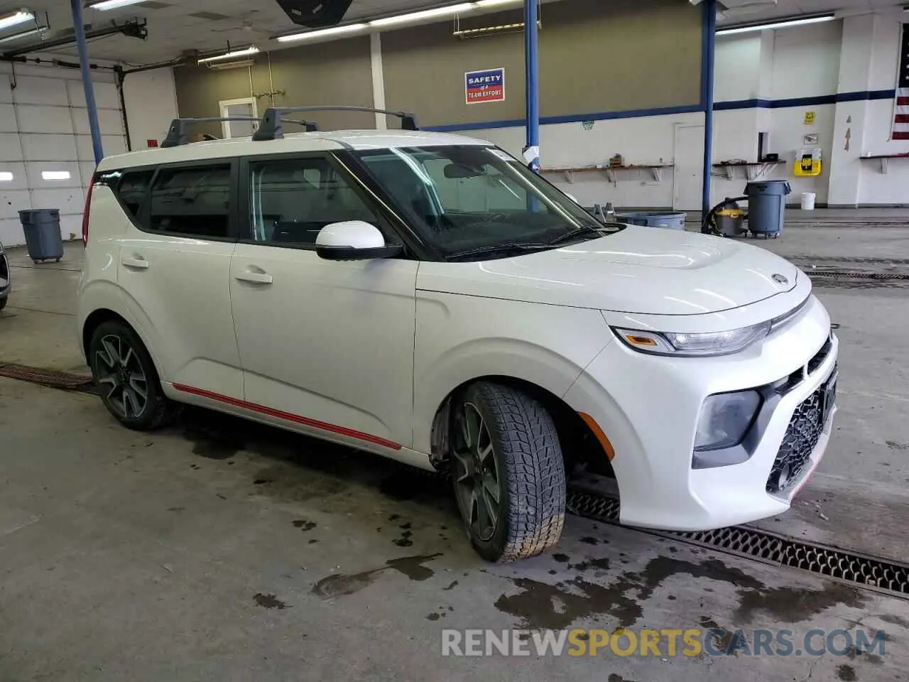 4 Фотография поврежденного автомобиля KNDJ63AU0L7703390 KIA SOUL 2020