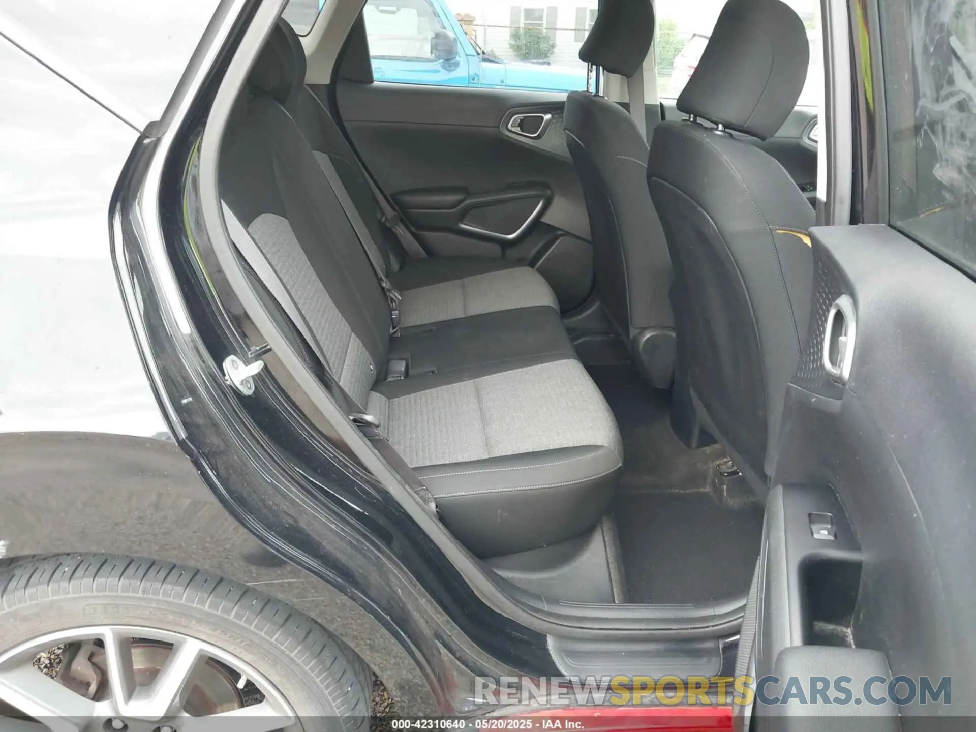 8 Photograph of a damaged car KNDJ63AU1L7049340 KIA SOUL 2020