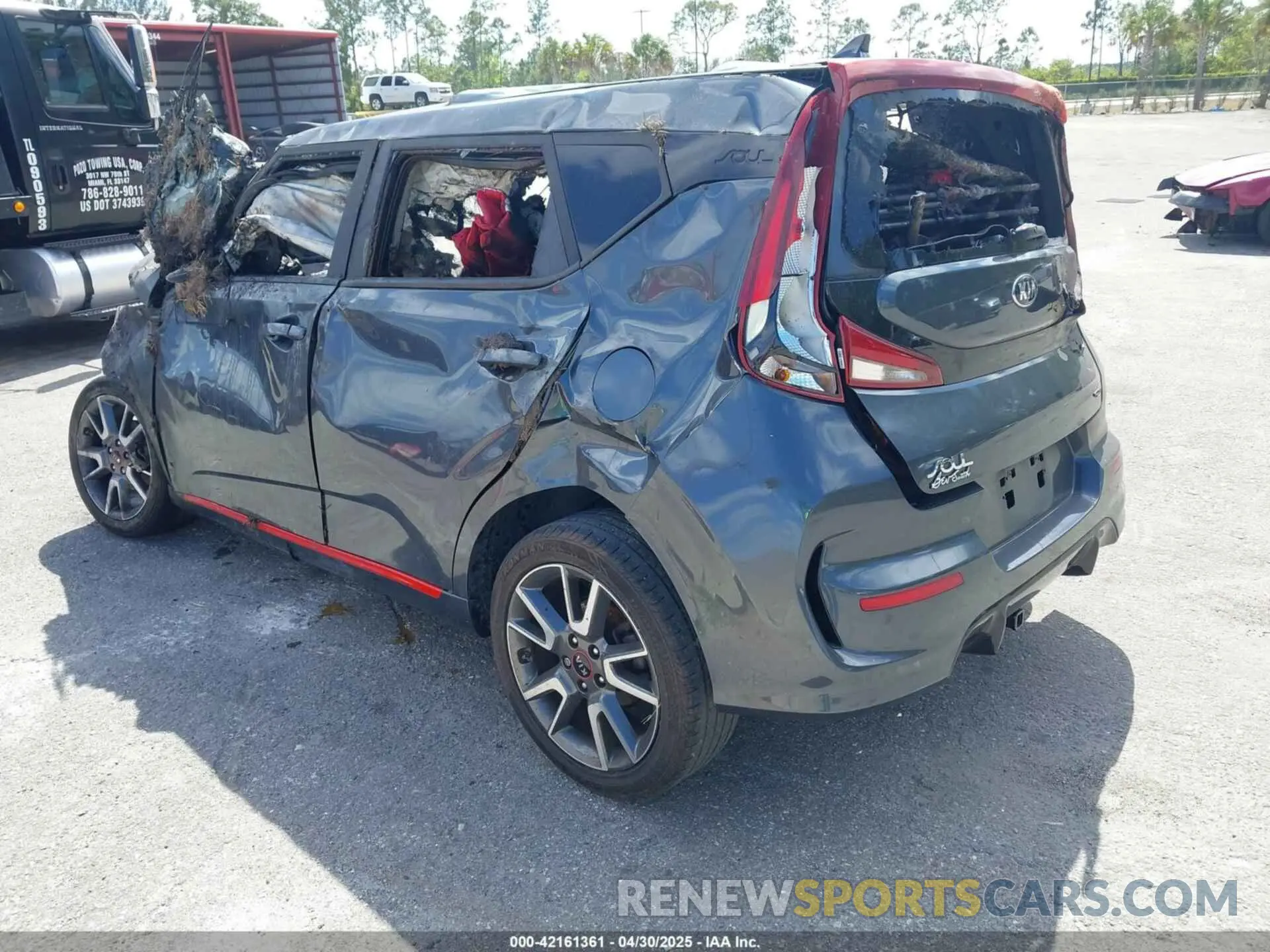 3 Фотография поврежденного автомобиля KNDJ63AU4L7000830 KIA SOUL 2020